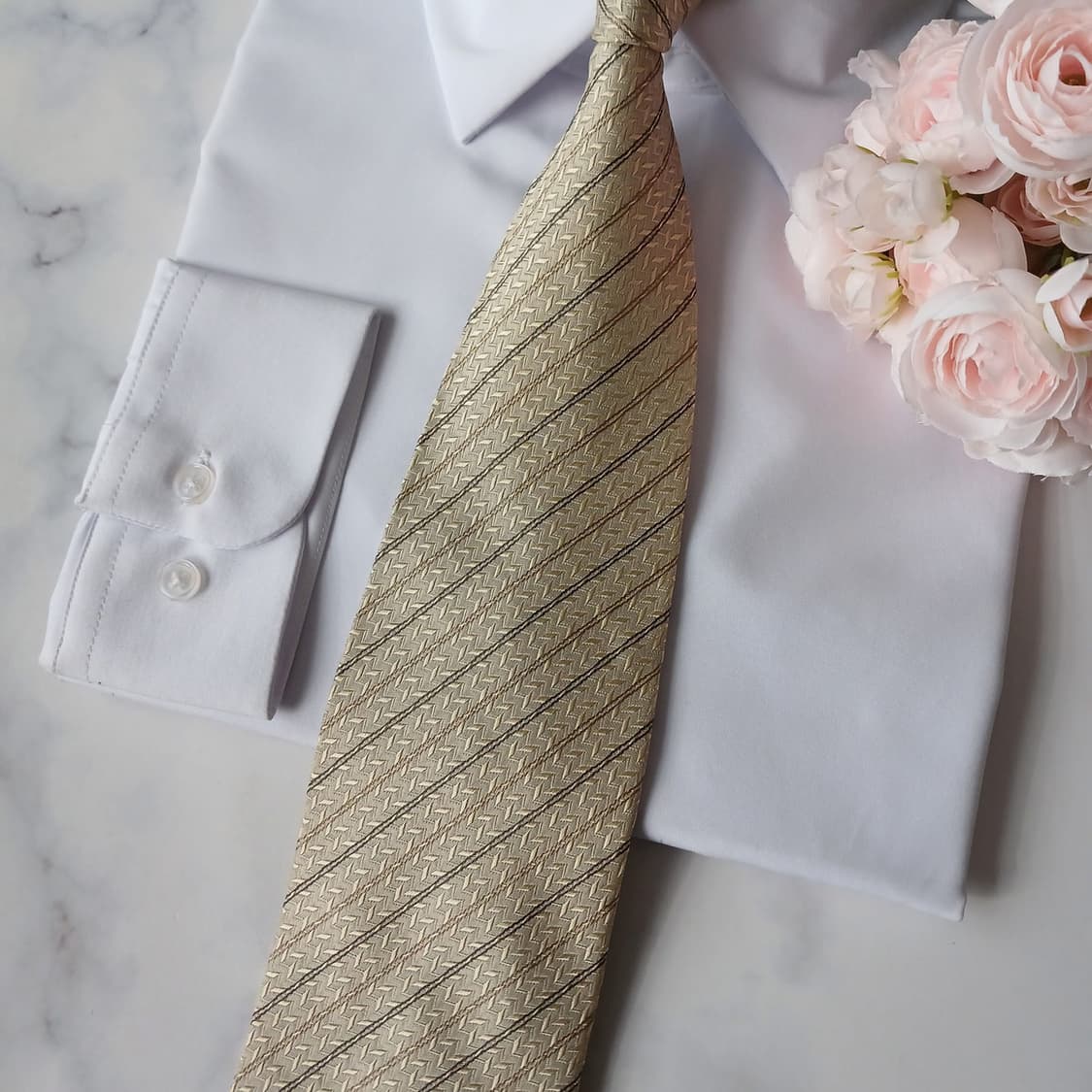 입생로랑 실크 골드 패턴 넥타이 9.4cm A+등급 A18841
 상품이미지6