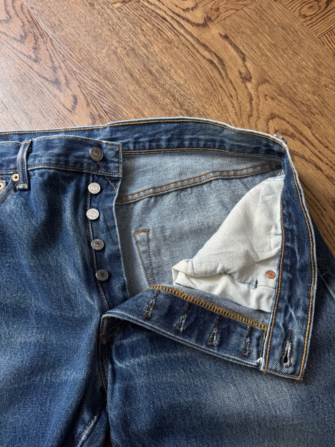 [34]리바이스 501 빈티지 페이딩 스트레이트 데님 팬츠 상품이미지3