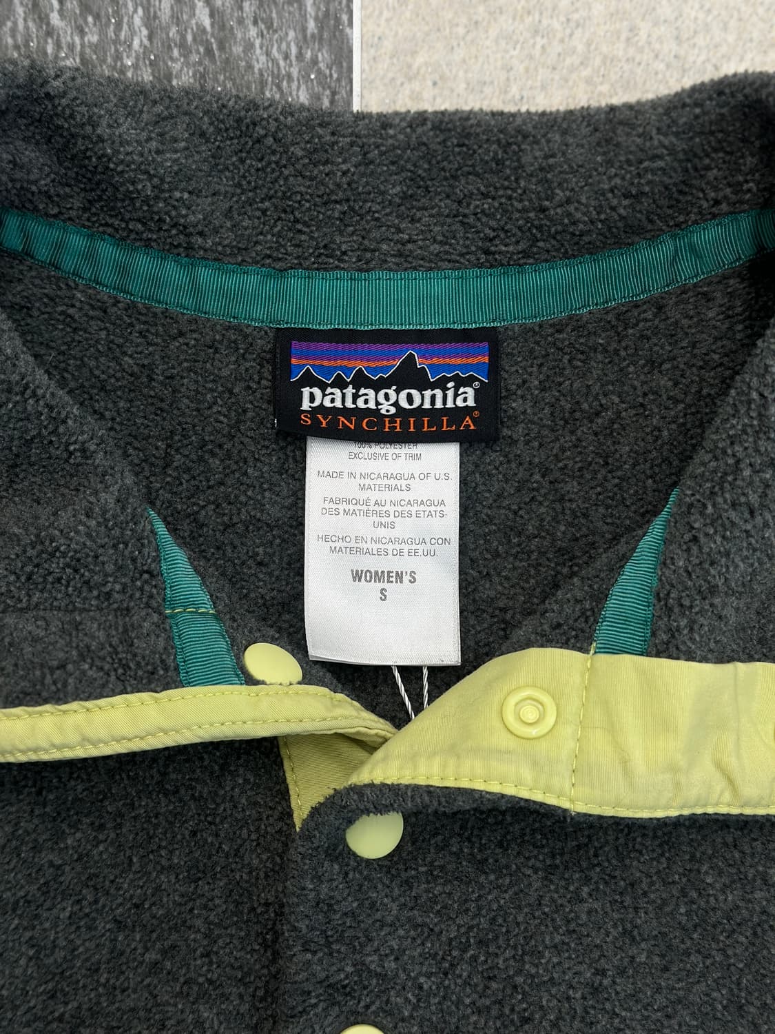 파타고니아 신칠라 그레이/라임 스냅 플리스  상품이미지9