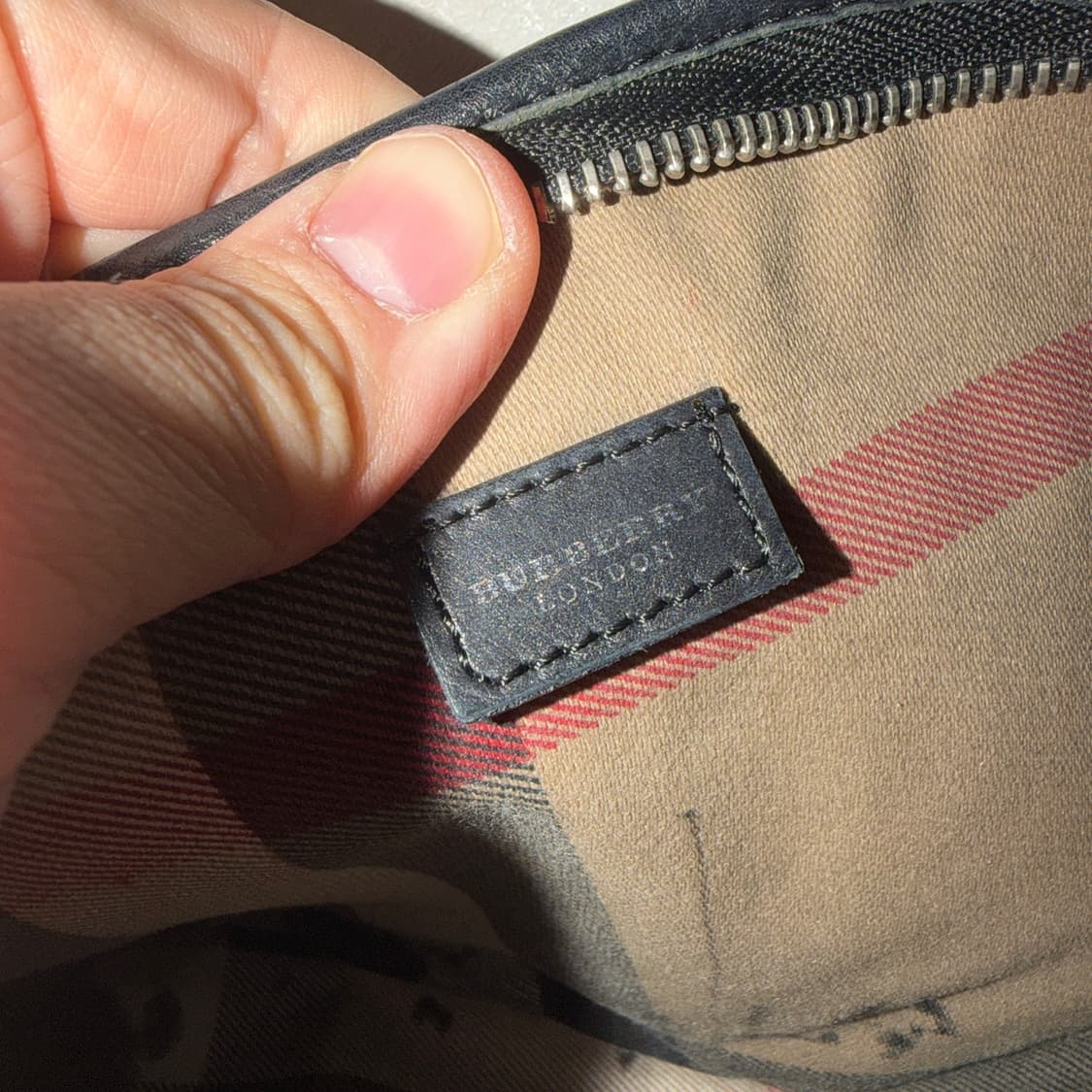 버버리 소가죽 여성 레더 숄더백 상품이미지7