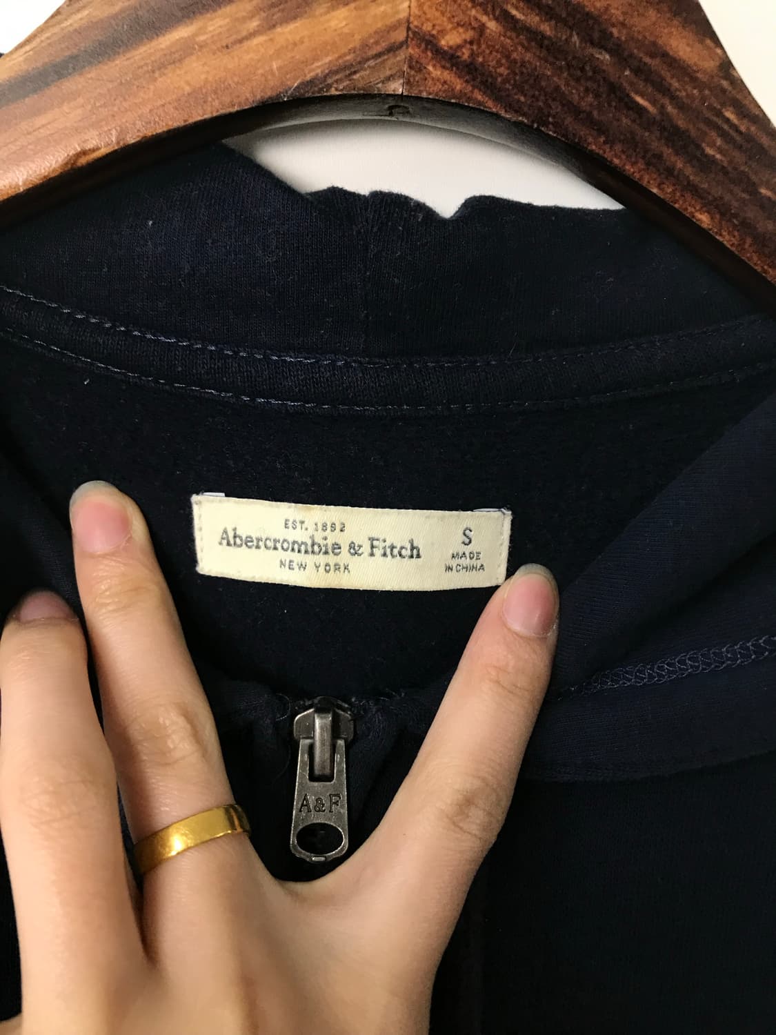 아베크롬비 y2k 와투케 네이비 딱붙 후드집업 상품이미지6