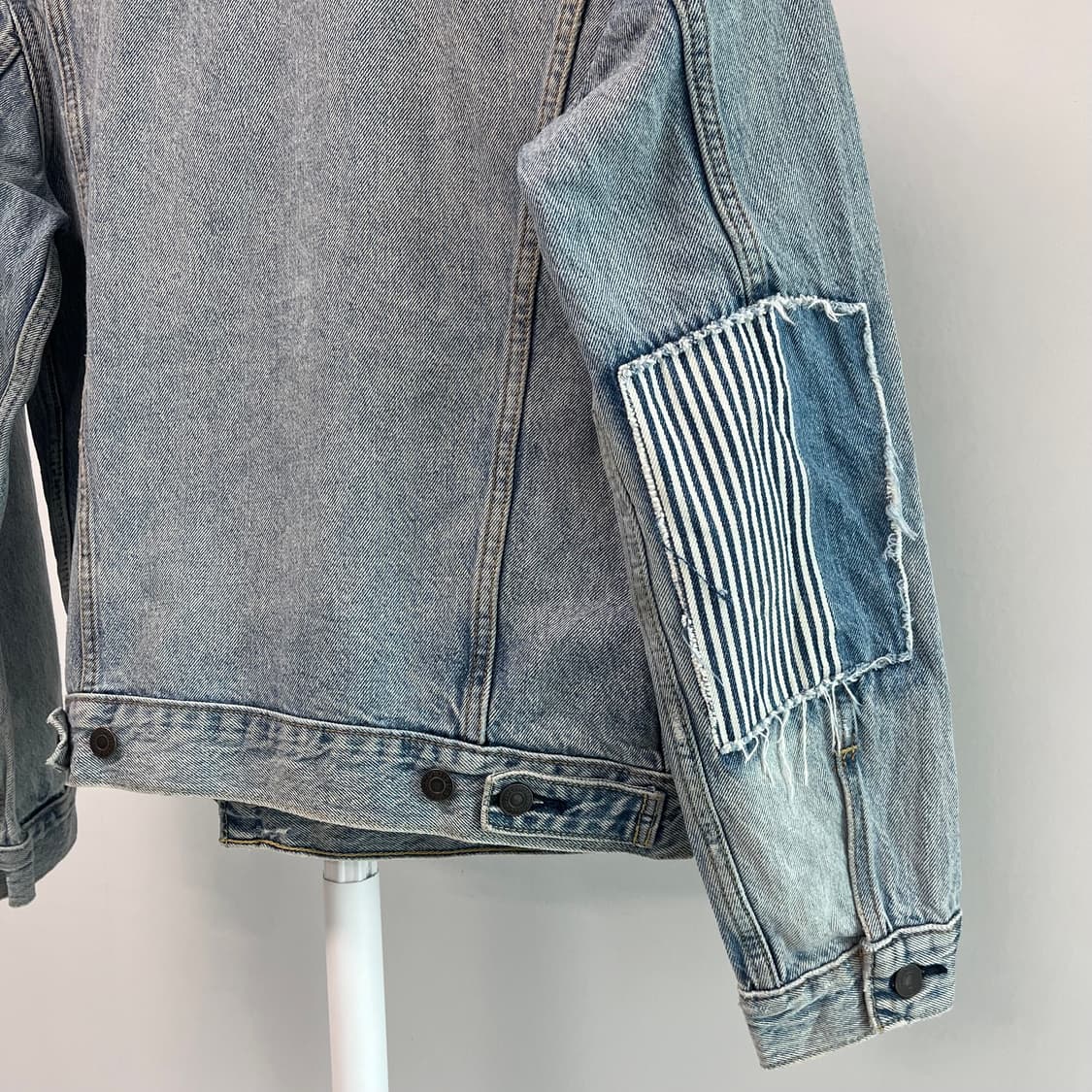 [S 국내 98-100] 리바이스 빈티지 패치워크 데님 트러커 자켓 상품이미지8