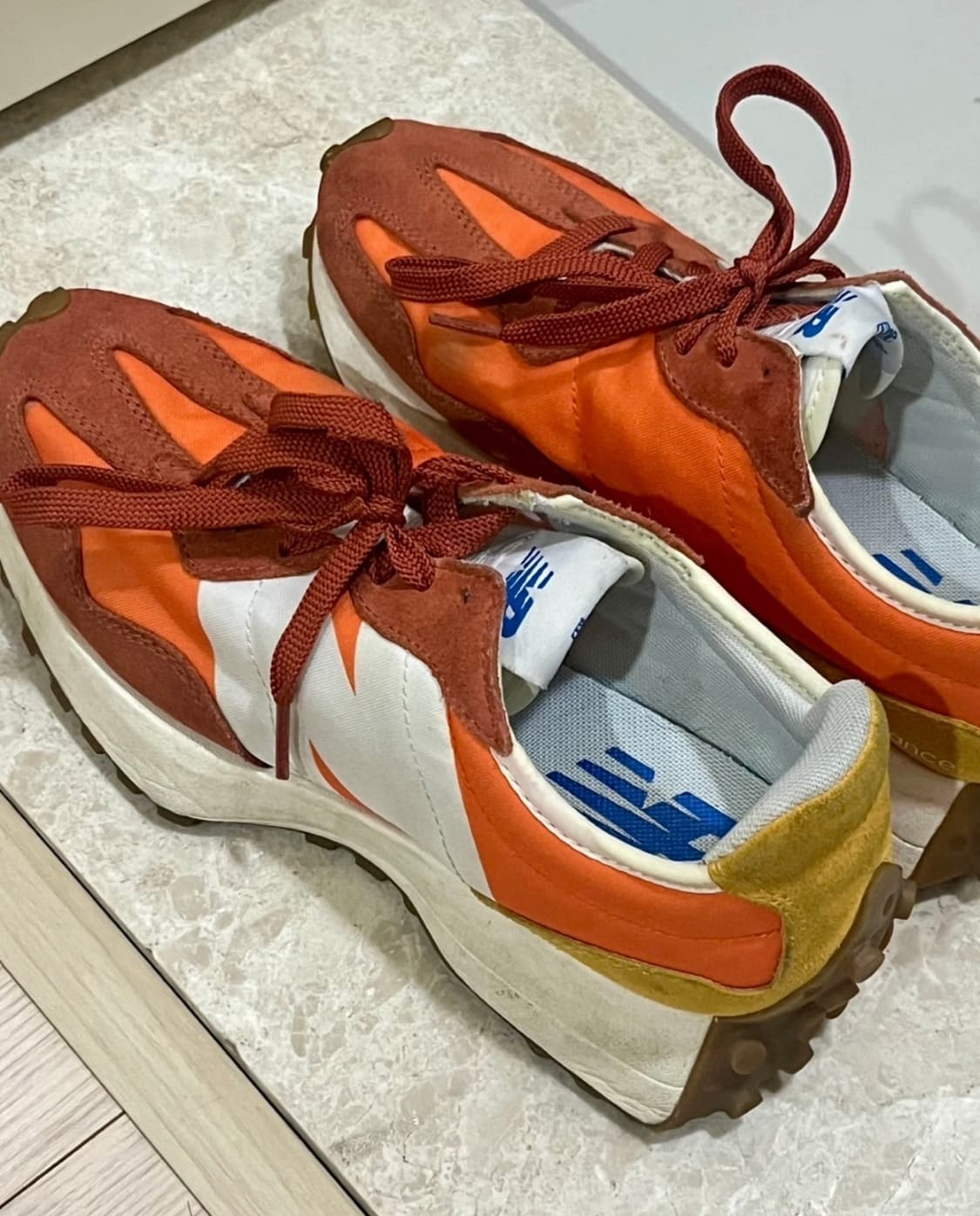 뉴발란스 327(240) 상품이미지1