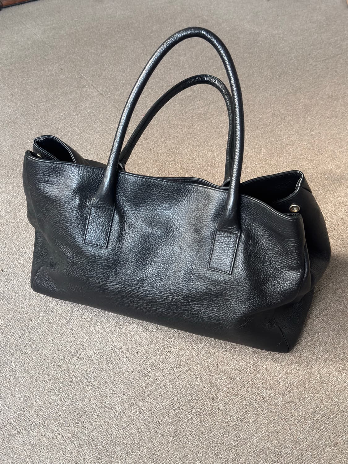 Furla 블랙 레더 투웨이 숄더백 샤넬 서프백 스타일 상품이미지7