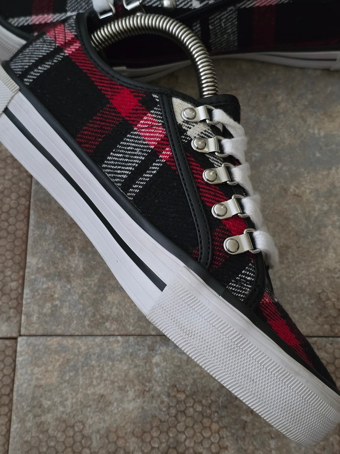 (230)타미힐피거 힐 체크 스니커즈 상품이미지5