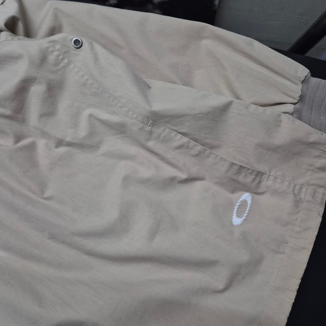 오클리 소프트웨어 00S 웜업 M사이즈 상의 상품이미지4