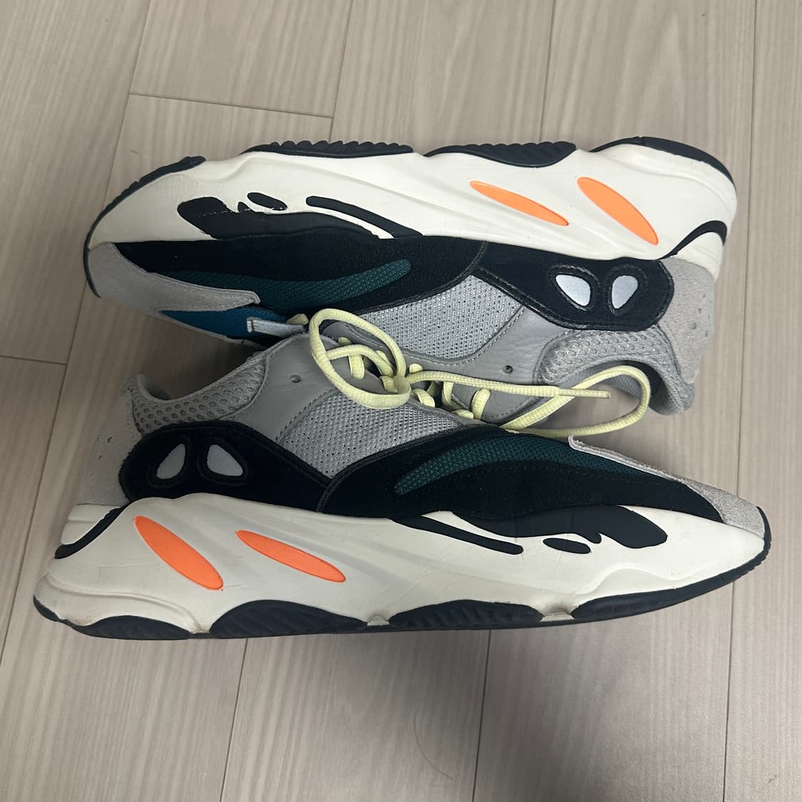 아디다스 이지부스트 700 웨이브러너 [275] 상품이미지2