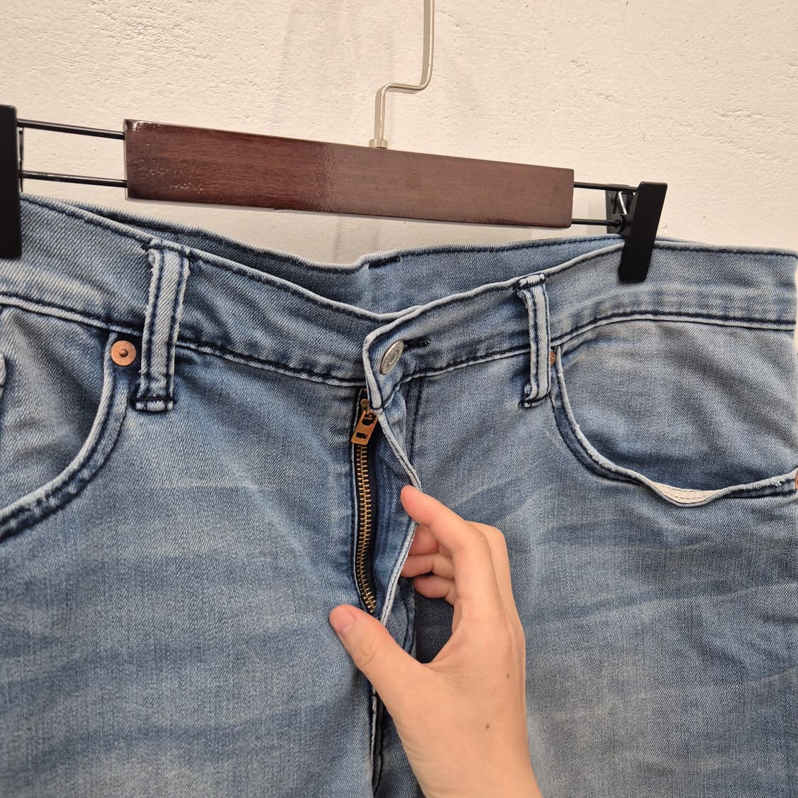 리바이스 502 레귤러 테이퍼 핏 데님 반바지 36 상품이미지2