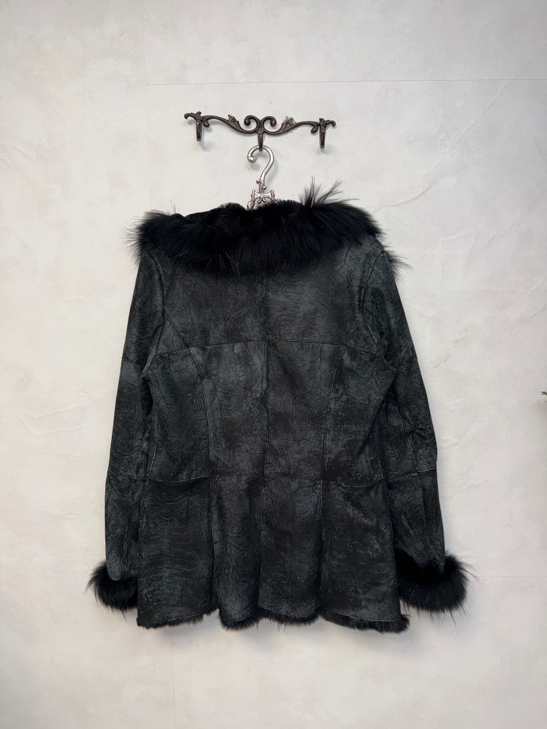 Charcoal tie dye rabbit fur trimmed 무스탕 상품이미지3