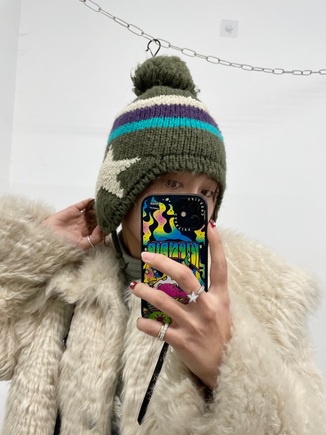 y2k 카키 스타 이어플랩 방울 비니 상품이미지2