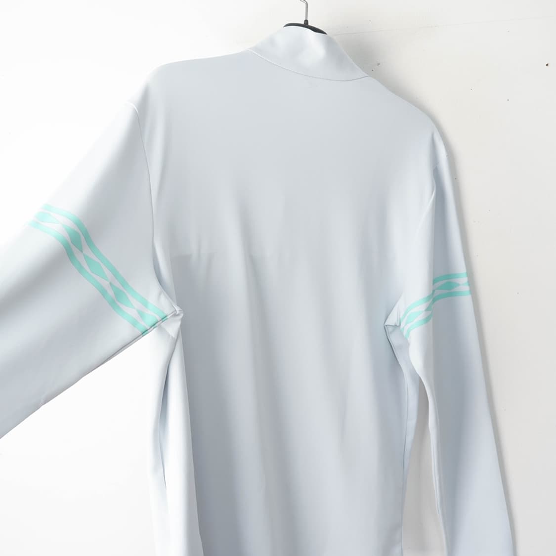 110/새상품 엄브로 성남FC 트레이닝 반집업 탑 상품이미지2