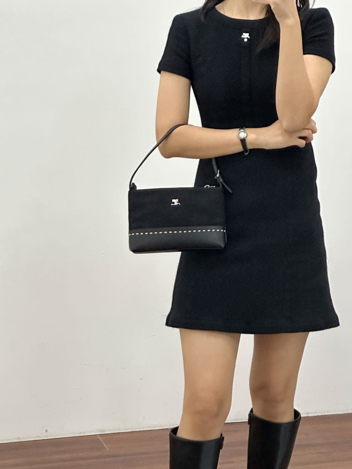 courreges / 꾸레쥬 블랙 스웨이드 미니 숄더백  상품이미지8