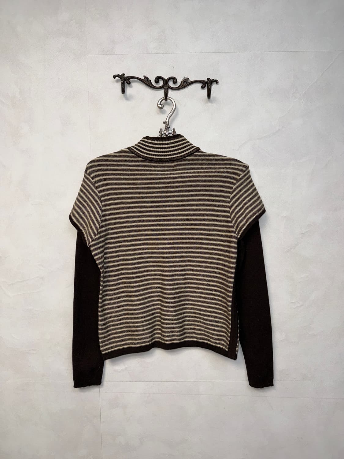 Dark brown stripe pocket layered knit 상품이미지6