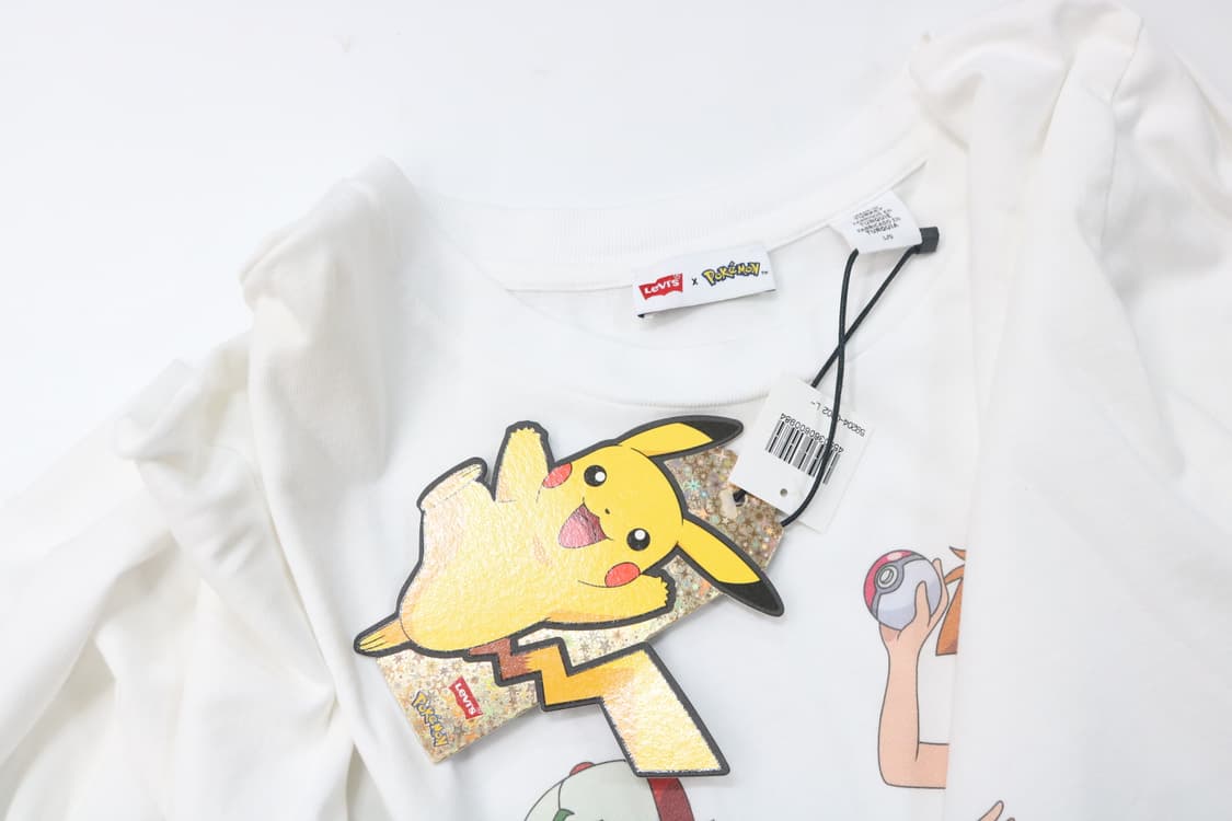 새상품 리바이스 x 포켓몬스터 롱슬리브 상품이미지5