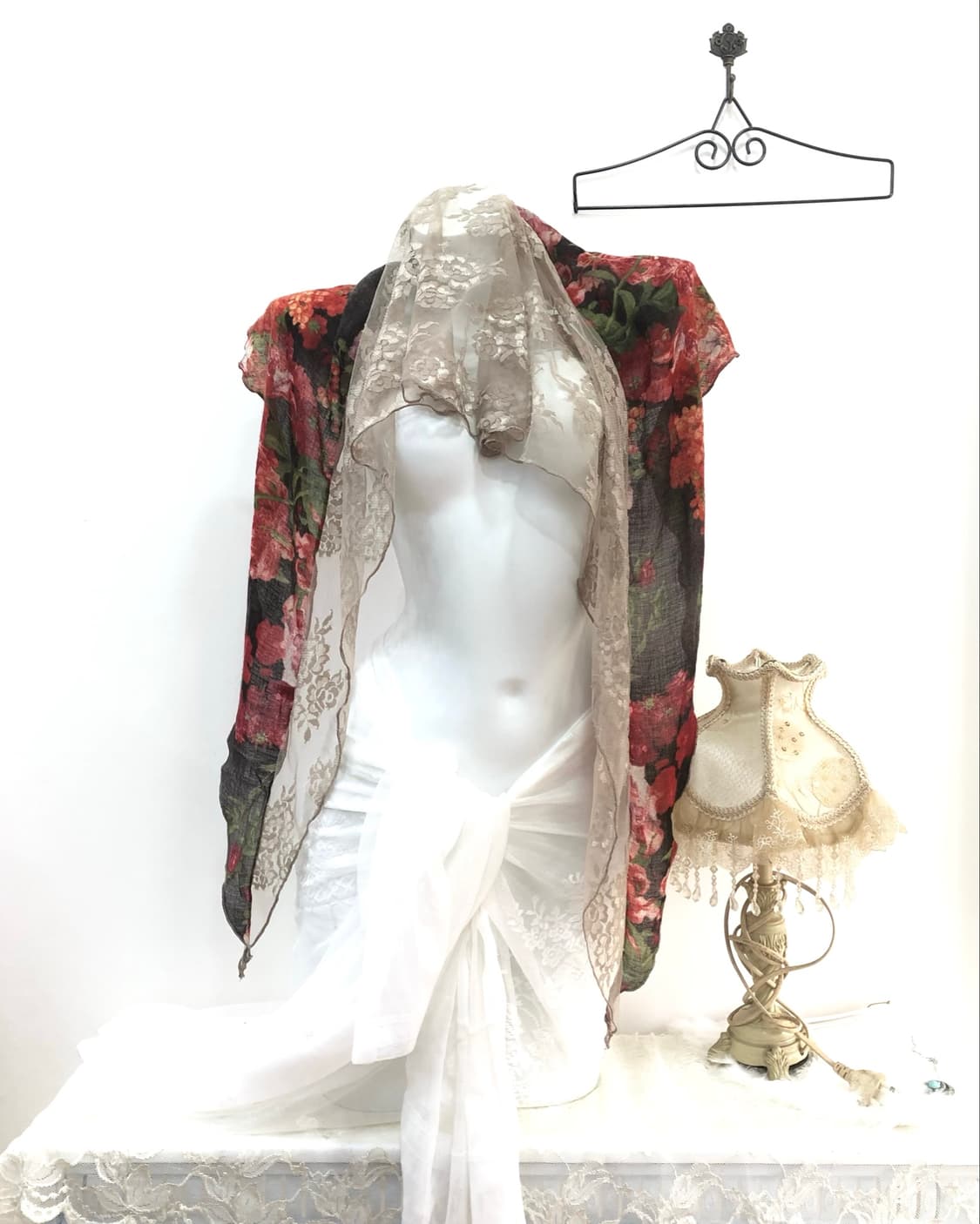 vintage painting red floral lace scarf 상품이미지1