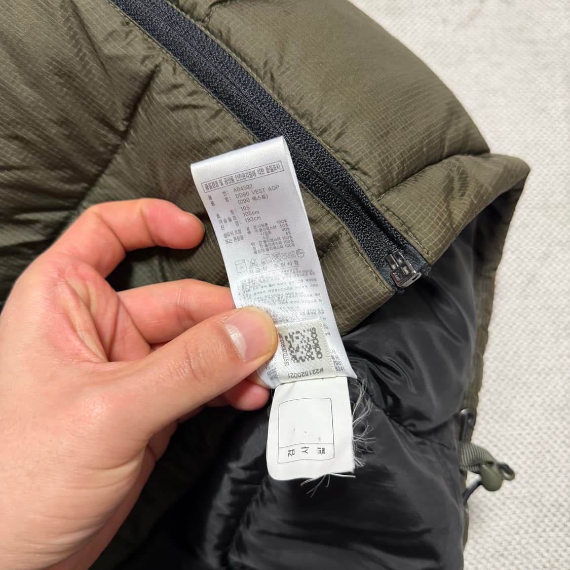 아디다스 카키 패딩 조끼 상품이미지5