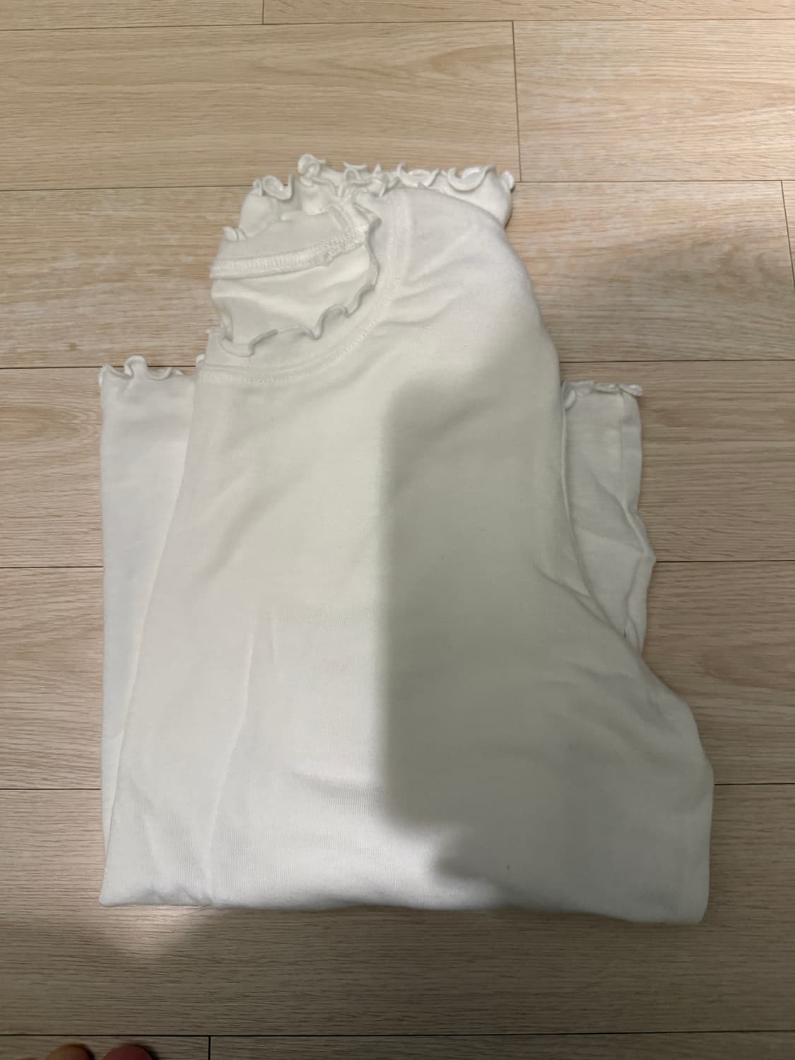 프릴기본긴팔티 블랙 화이트2개 일괄 미착용 새상품 상품이미지1