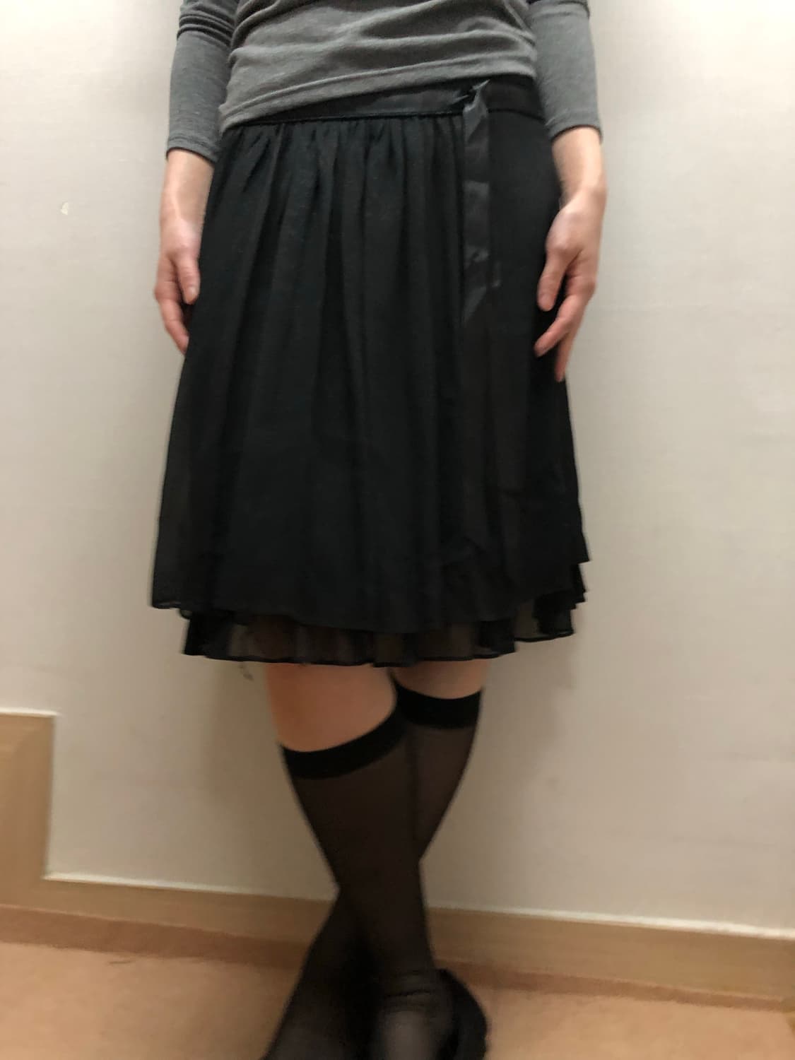 빈티지 블랙 글리터 프릴 미디 스커트 상품이미지1