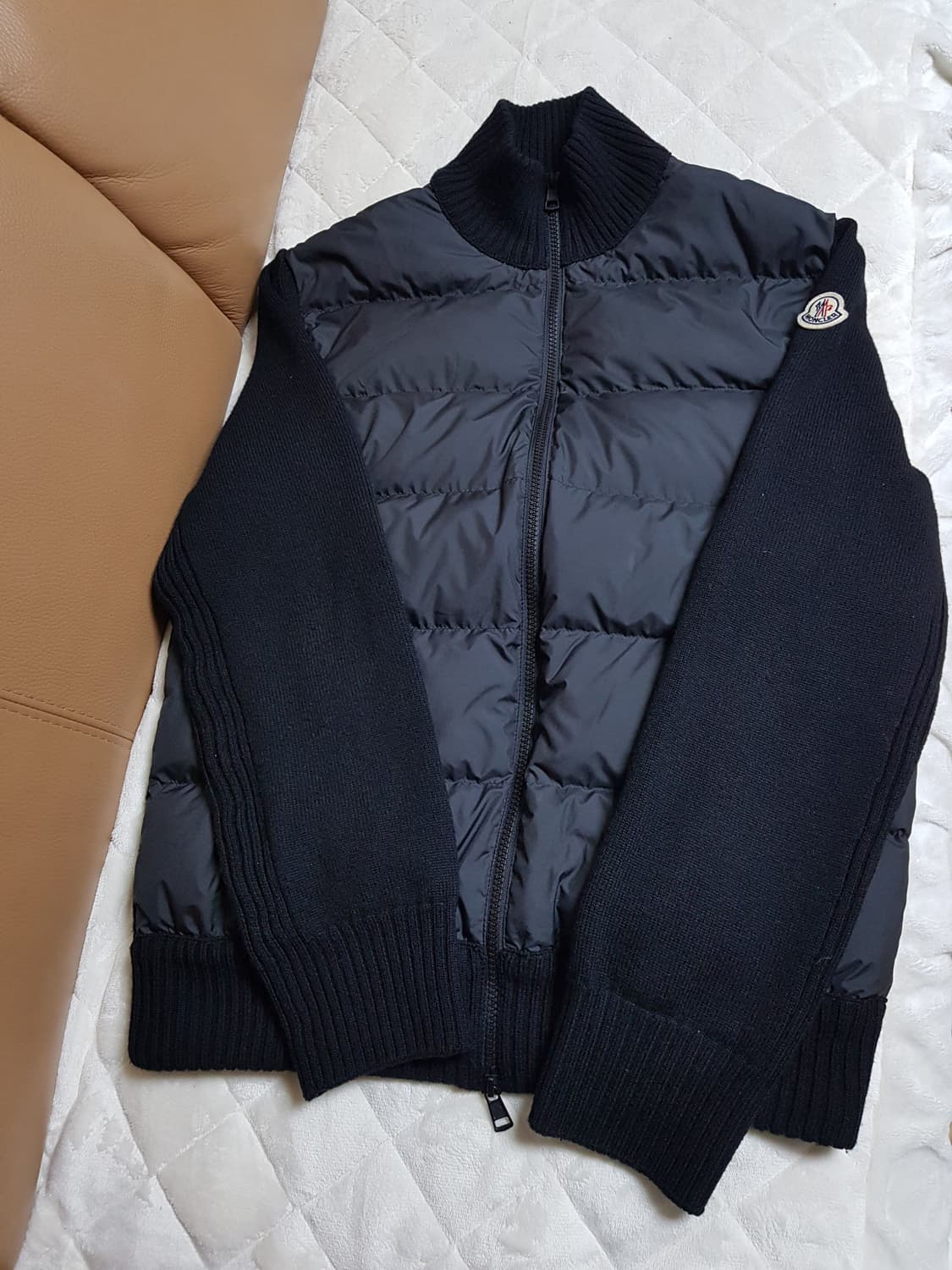 몽클레어 니트 패딩 가디건 블랙 25FW 상품이미지1