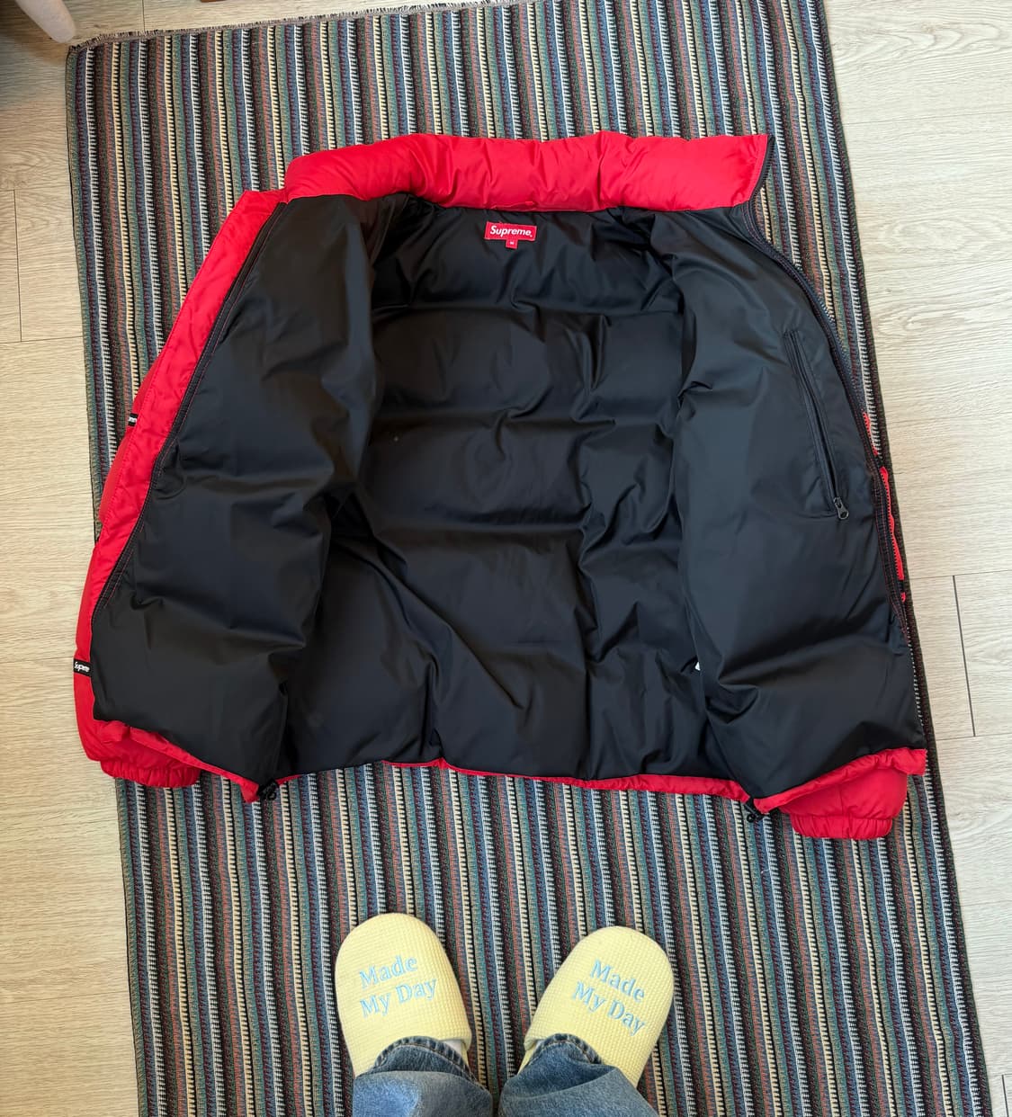슈프림 테이프 로고 패딩 상품이미지4