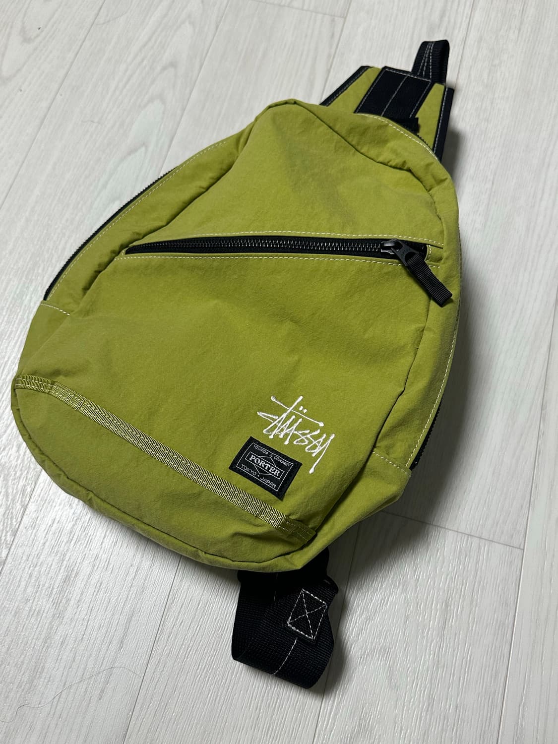 스투시 x 포터 슬링백 라임 상품이미지3