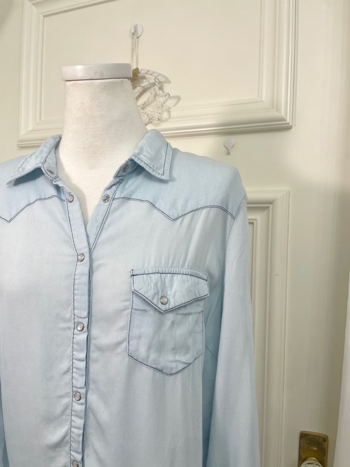 sky blue denim lace trim shirt 상품이미지7