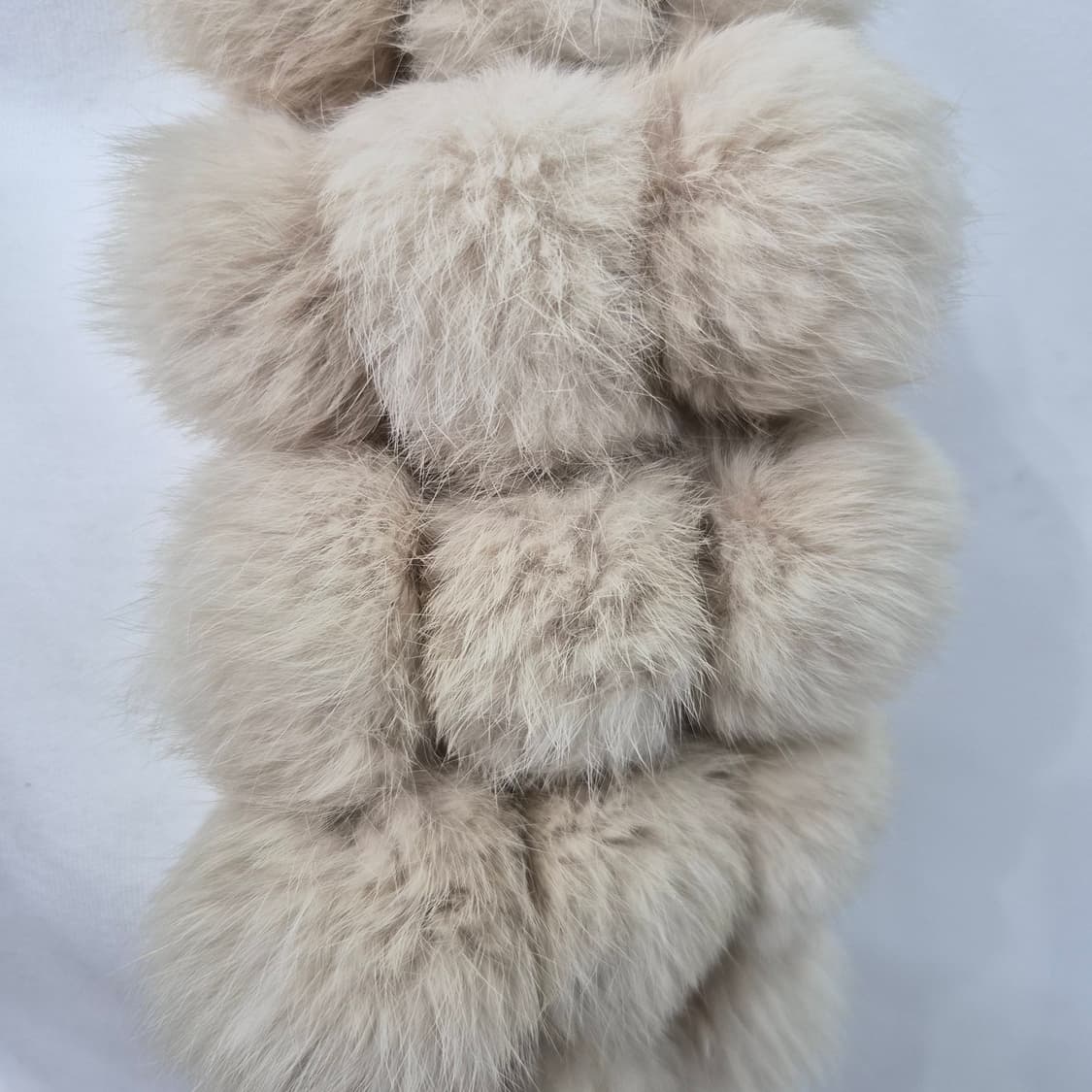 아이보리 리얼 토끼털 래빗퍼  폼폼 롱 머플러 상품이미지4