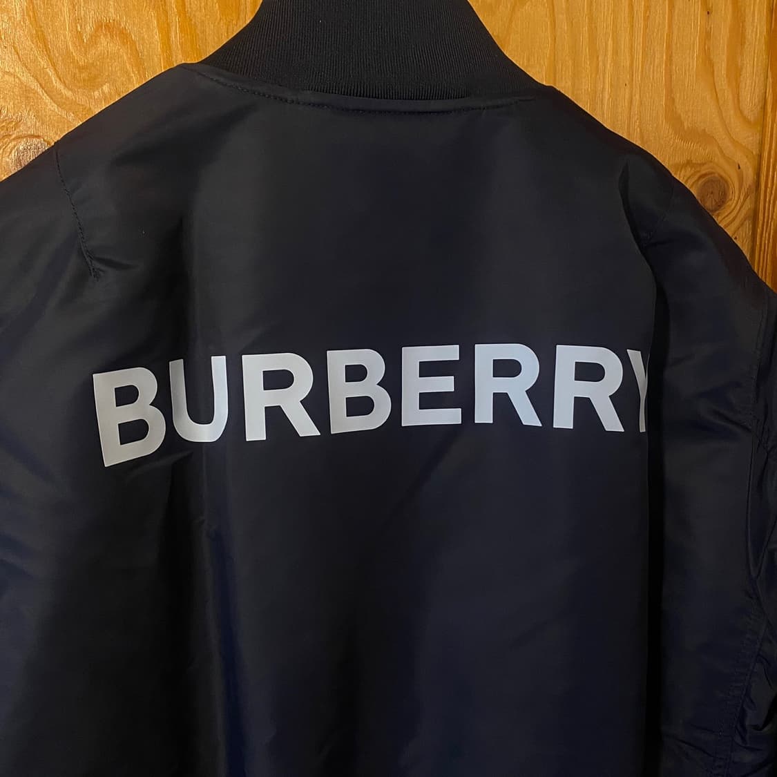 버버리 봄버 자켓 새상품 팝니다.  상품이미지10