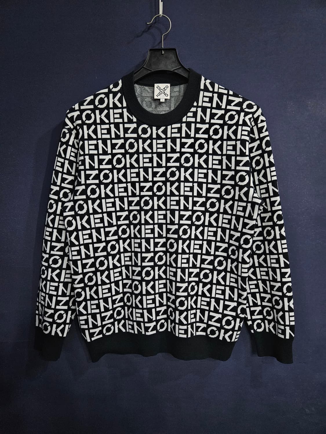 겐조 로고패턴 남성 세미오버핏 100 니트 상품이미지1