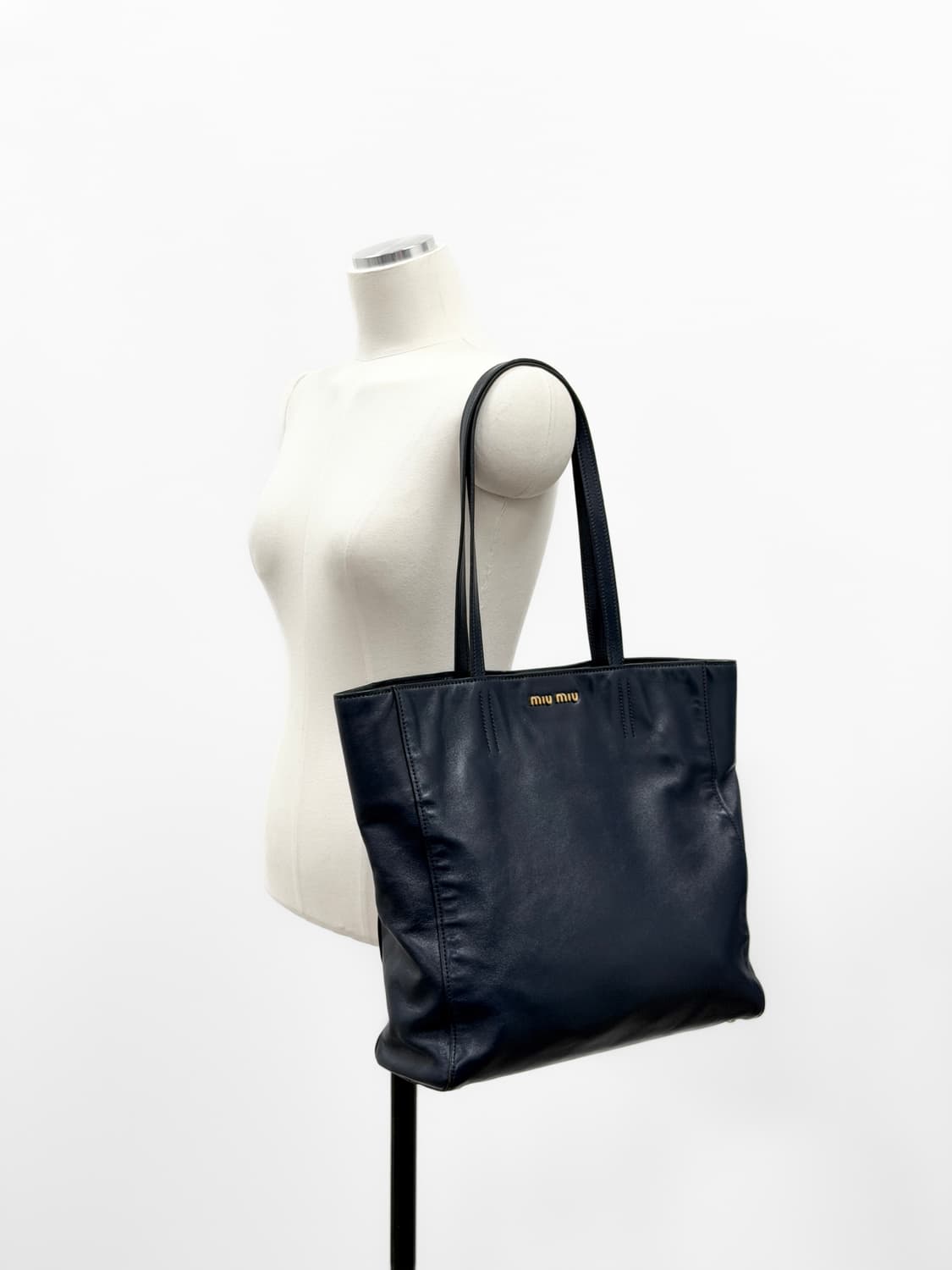 미우미우 소프트 카프스킨 쇼퍼백 R1914S 상품이미지2