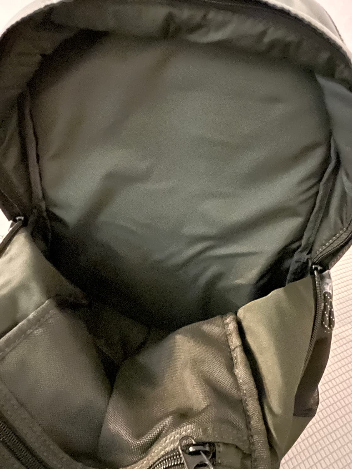 Nike 나이키 다크카키 백팩 상품이미지4