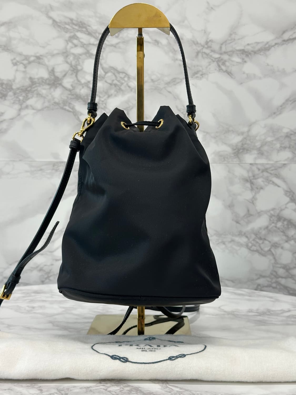 프라다 리나일론 버킷백 금장로고 상품이미지7