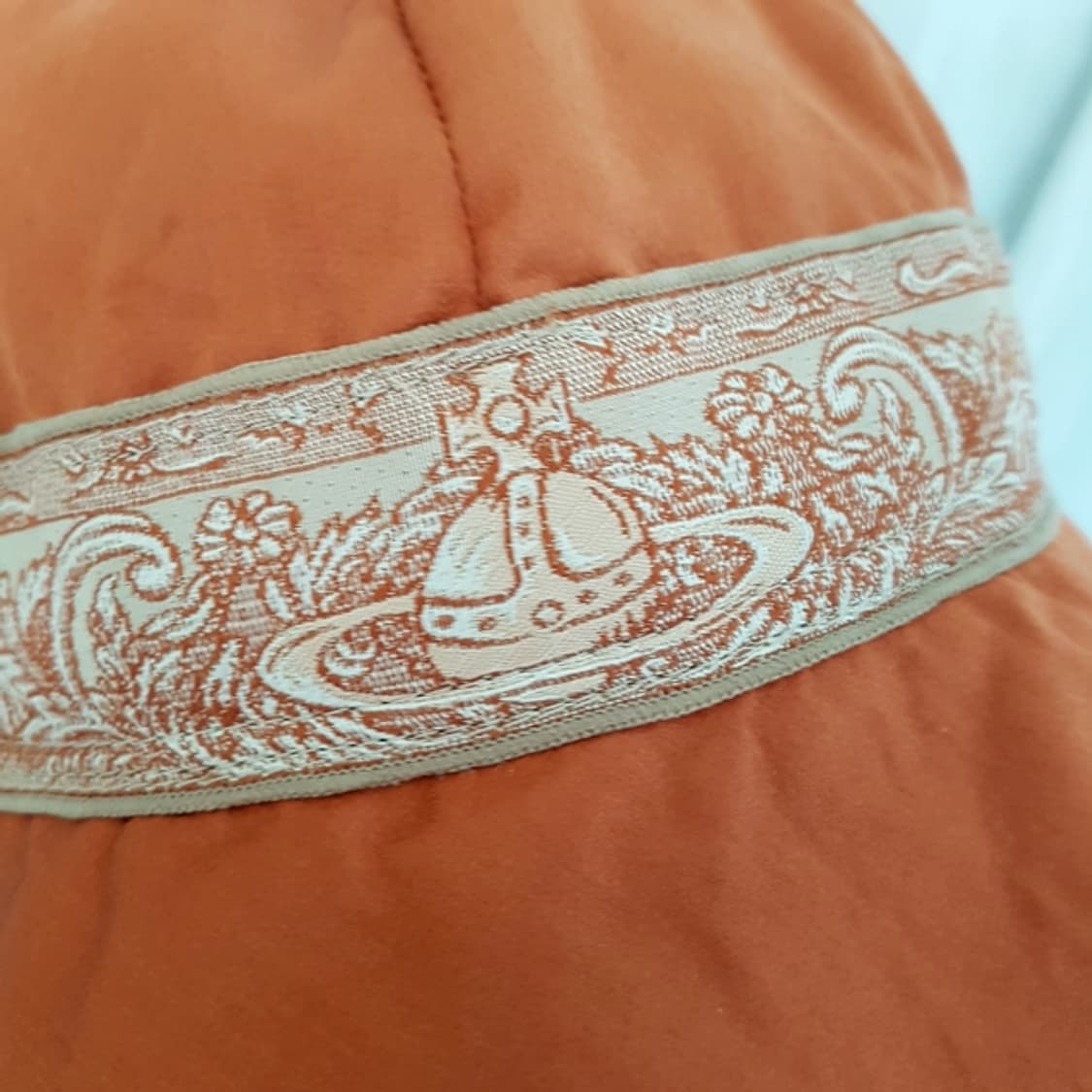 비비안웨스트우드 실크 모자 상품이미지4