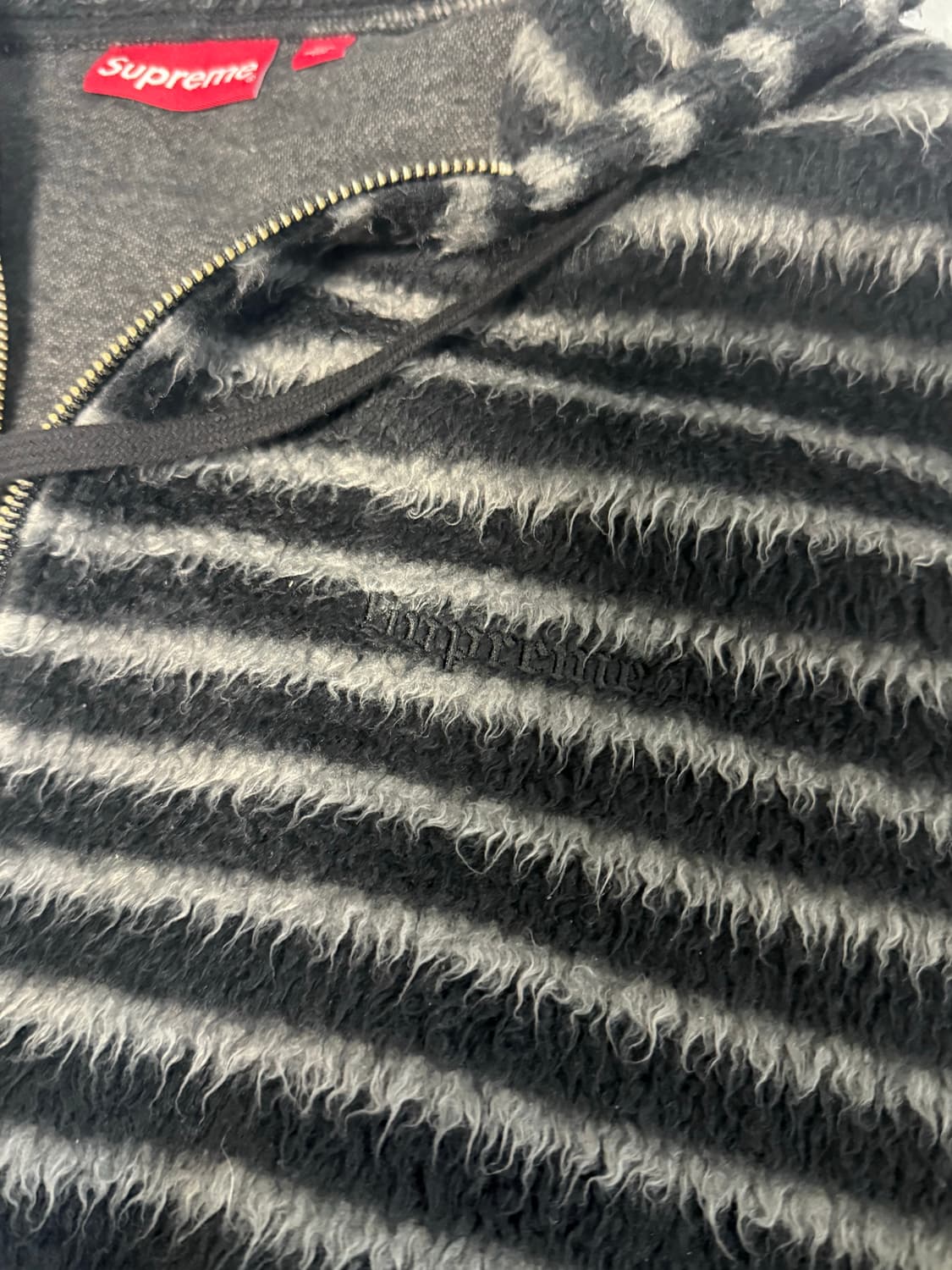 [XXL] 슈프림 브러쉬드 집업 후드 스웨트셔츠 블랙 - 23FW 상품이미지2