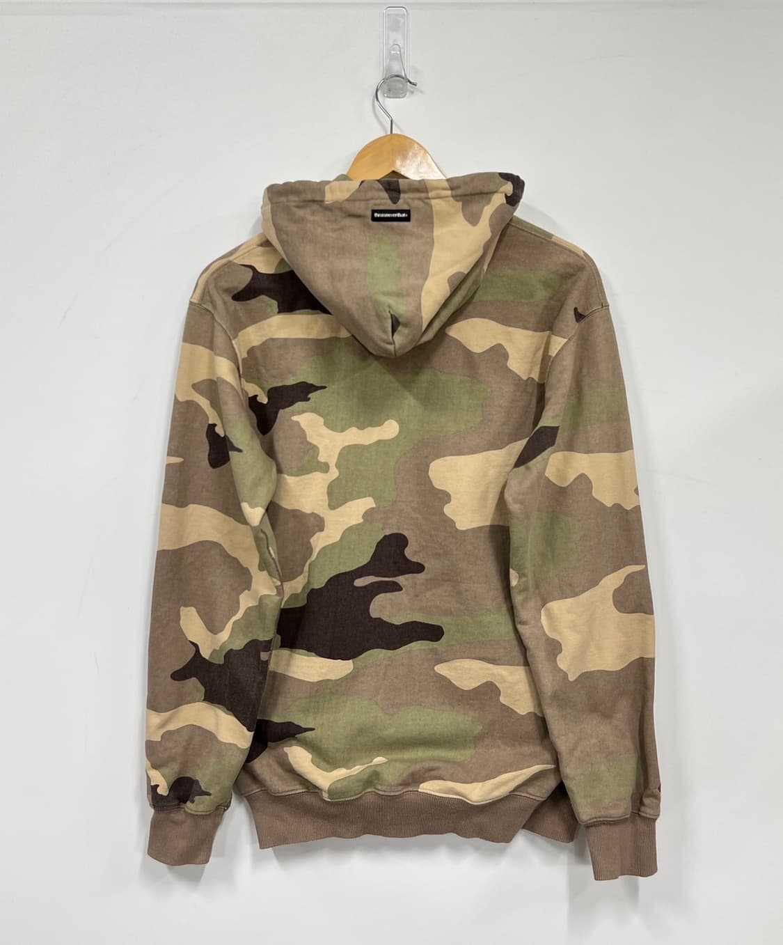 디스이즈네버댓 TINT 스펠링 로고 카모 플라쥬 풀오버 후드티 상품이미지7