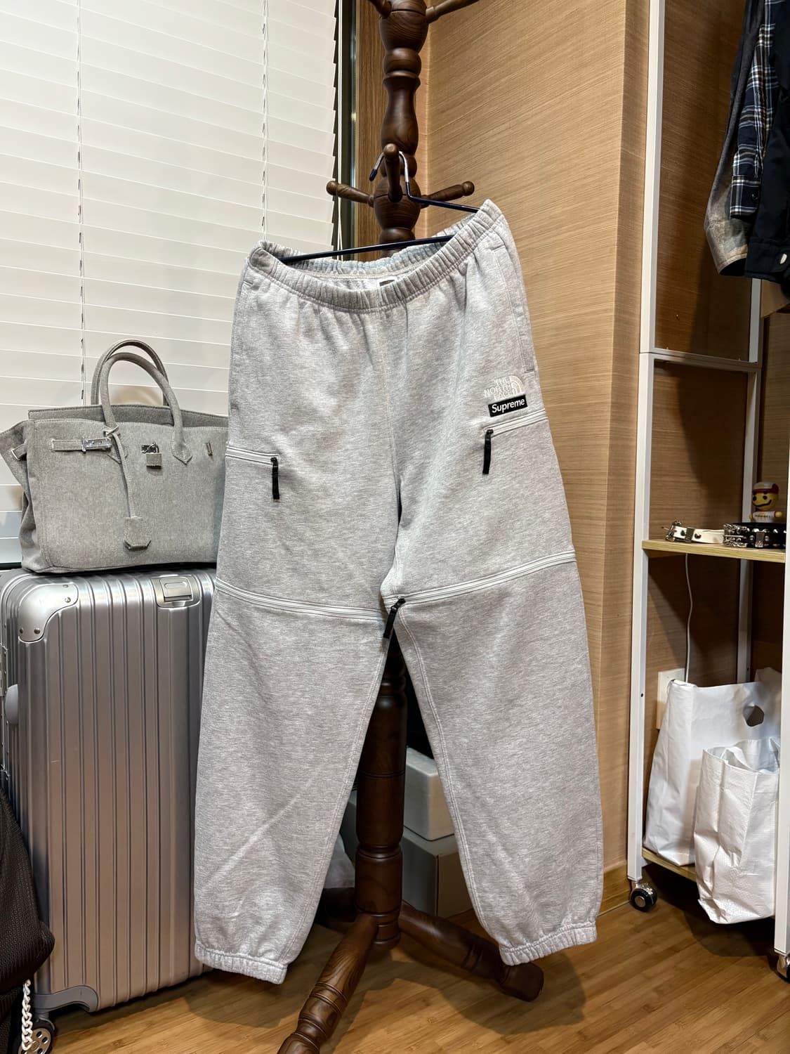 S ] 23ss 슈노 슈프림 노스페이스 컨버터블 기모 스웻팬츠 그레이 상품이미지1