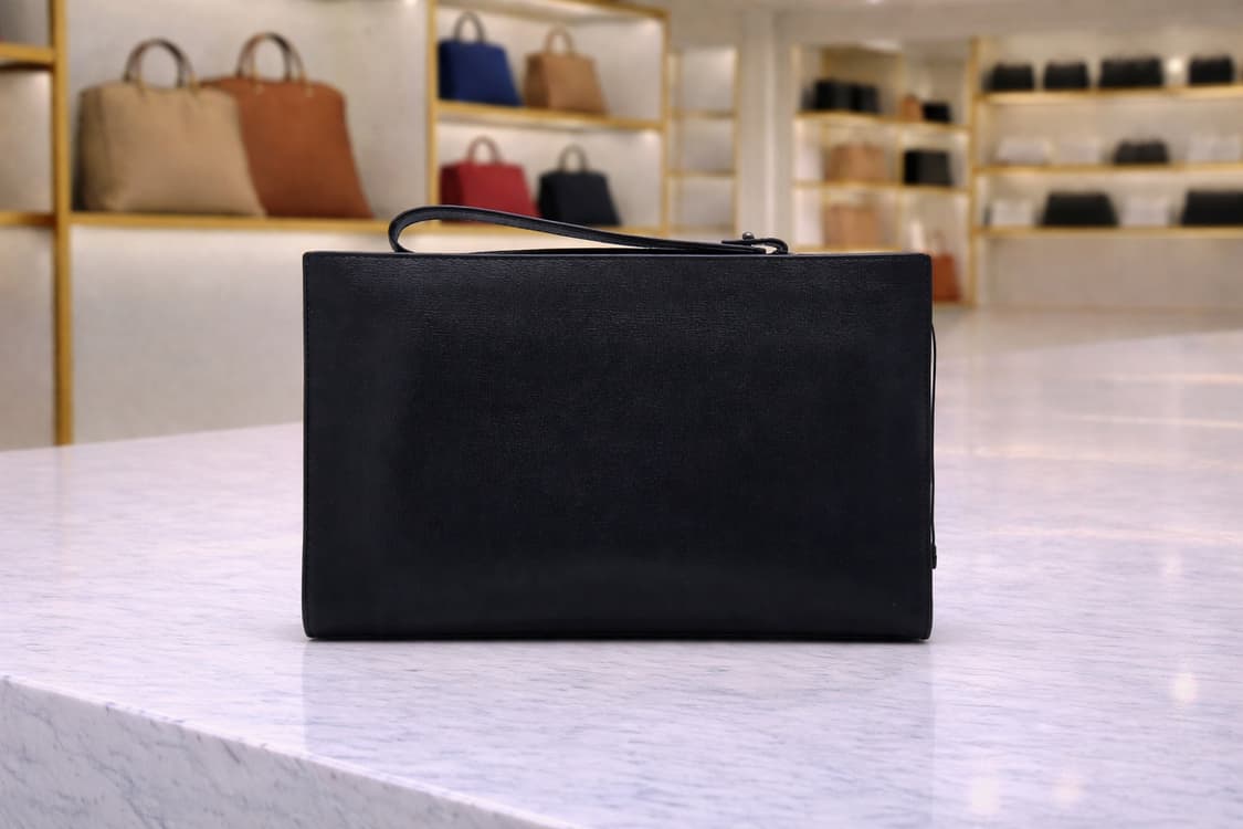 [A급] 보테가베네타 레더 스트랩 클러치 판매합니다!!! 상품이미지1