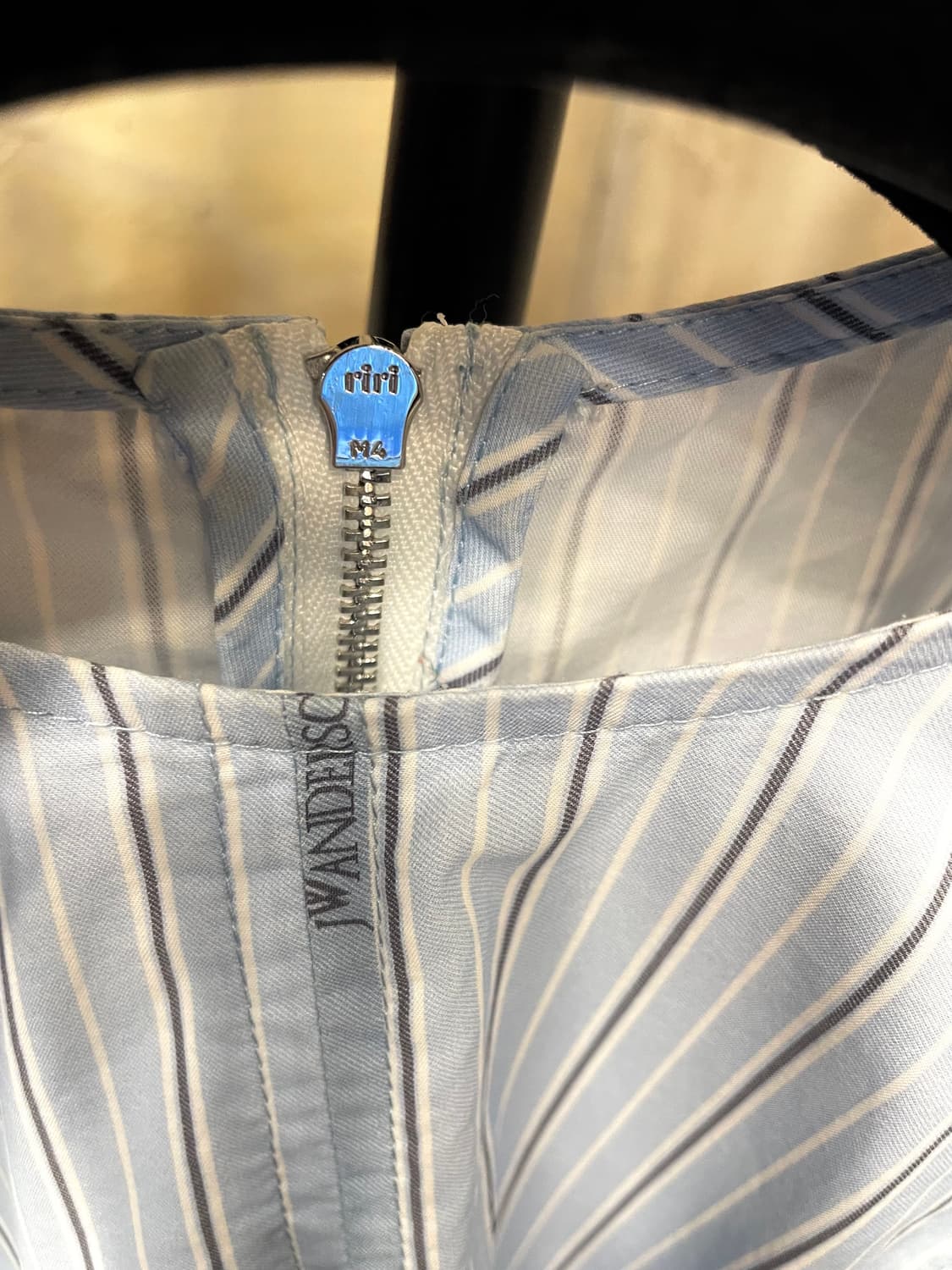 JW 앤더슨 숄더 프릴 블라우스 55 상품이미지8