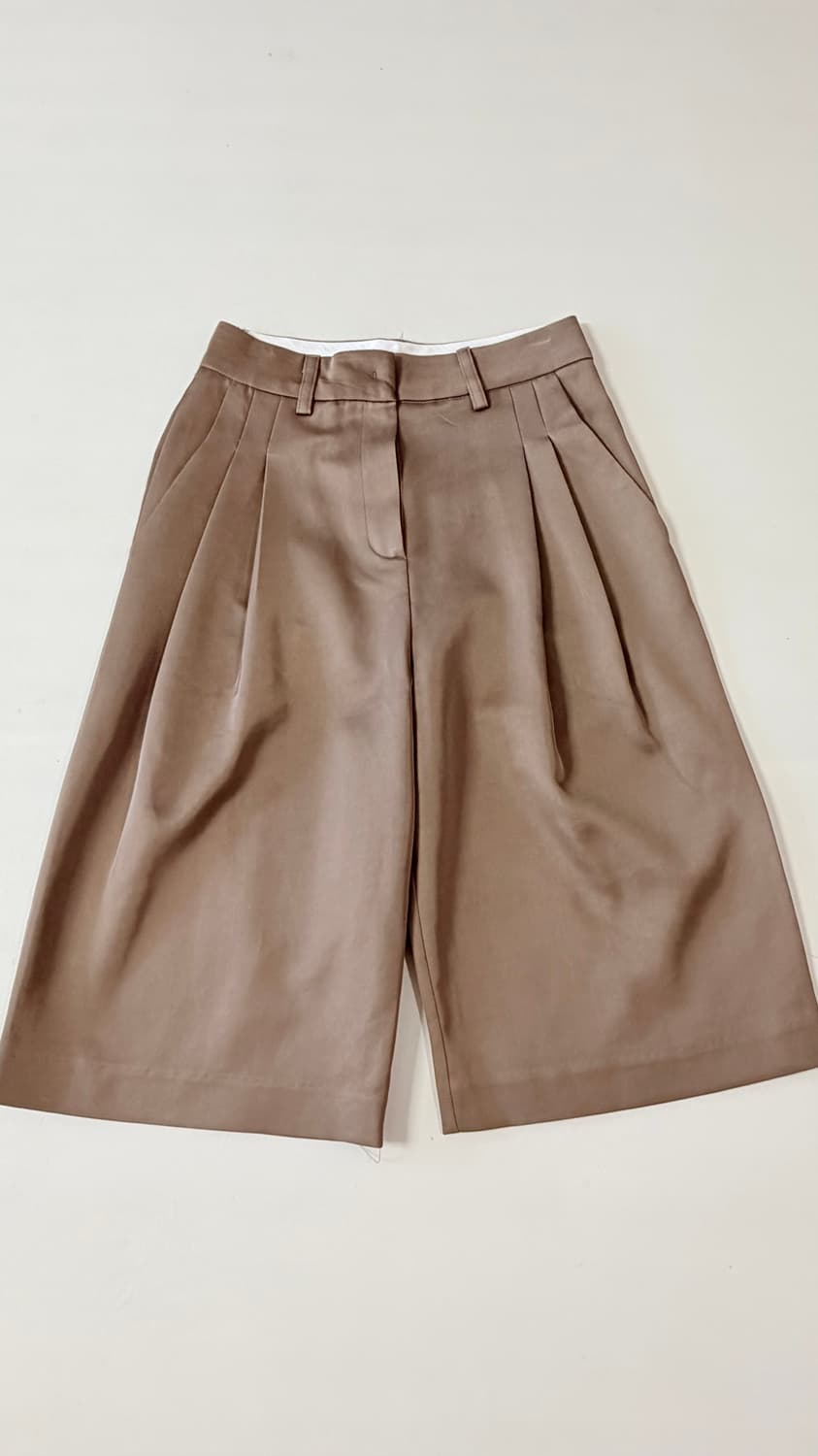 플라츠 PLATZ 핀턱 와이드 버뮤다 팬츠 55 정가 168,000원 상품이미지1