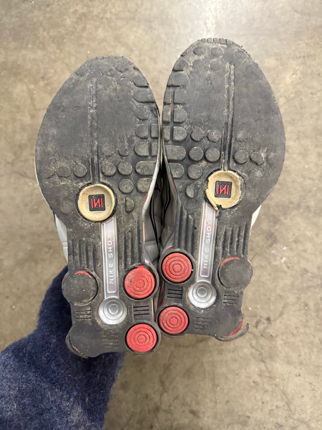 나이키 샥스 R4 블랙 스니커즈 265 상품이미지6