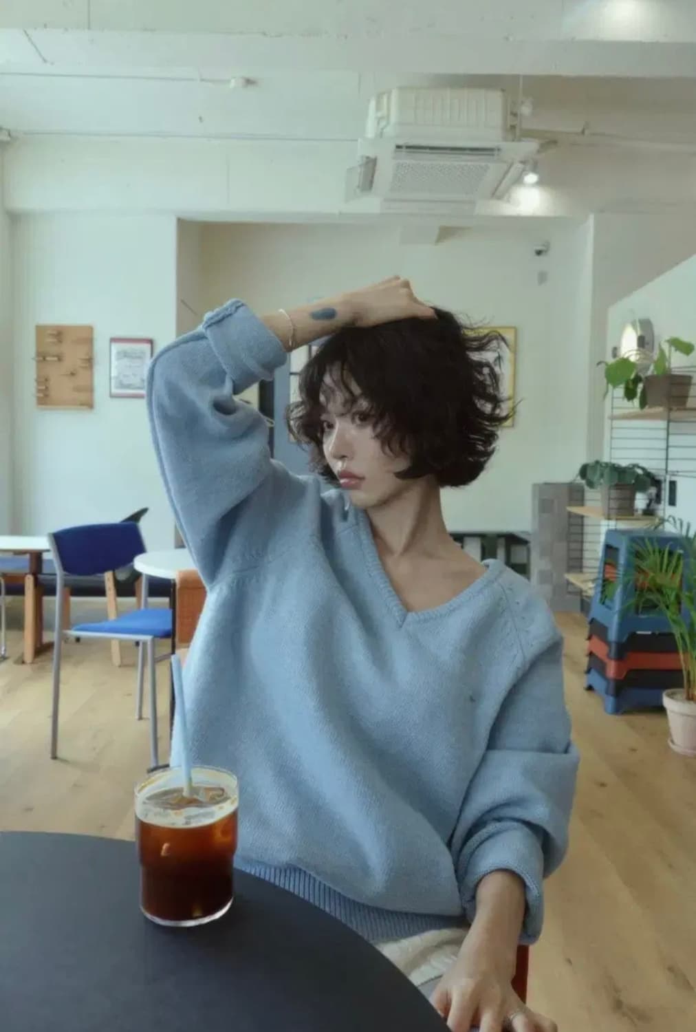 페일제이드 오버핏 울 브이넥 니트 스카이블루 상품이미지2