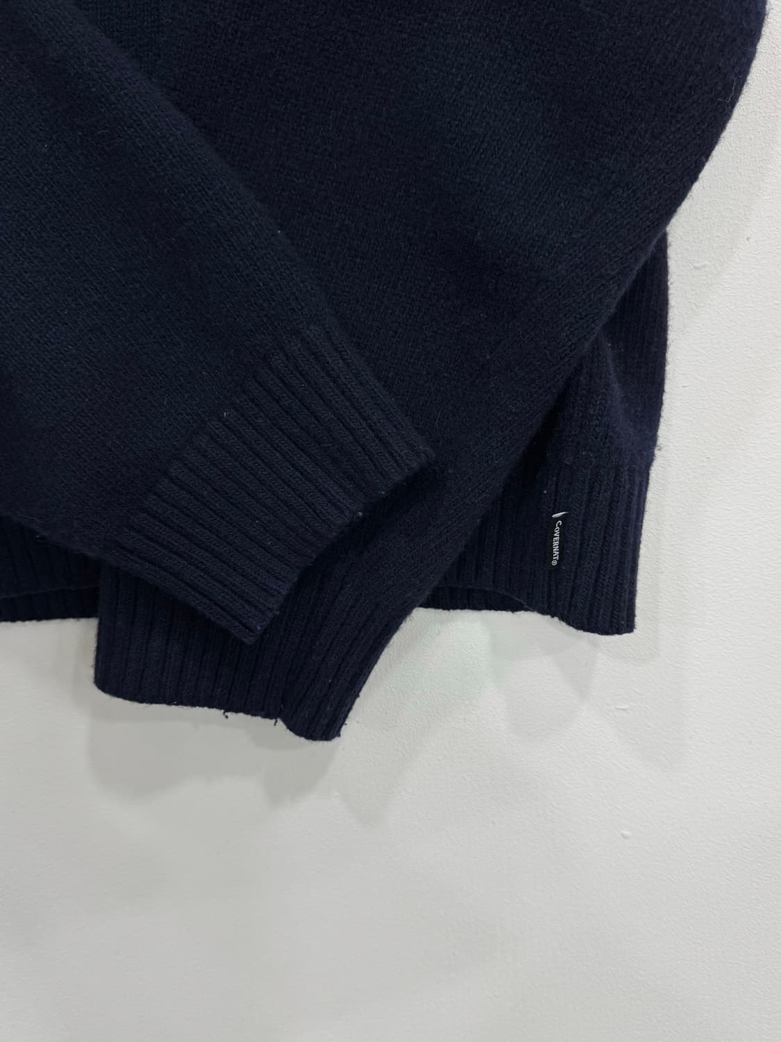 커버낫 자수 로고 니트 상품이미지3