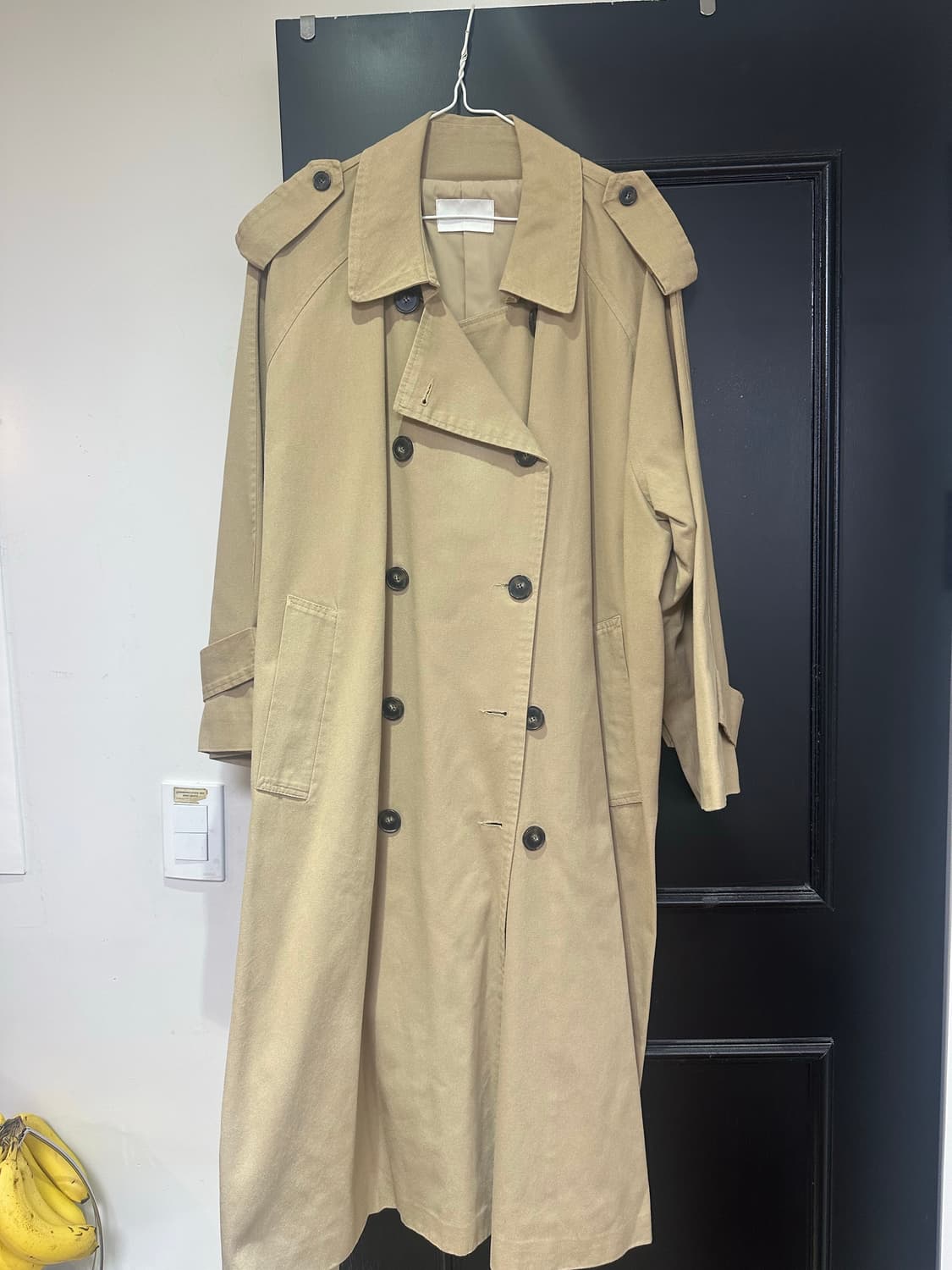 베이지 색상의 트렌치 코트 상품이미지2