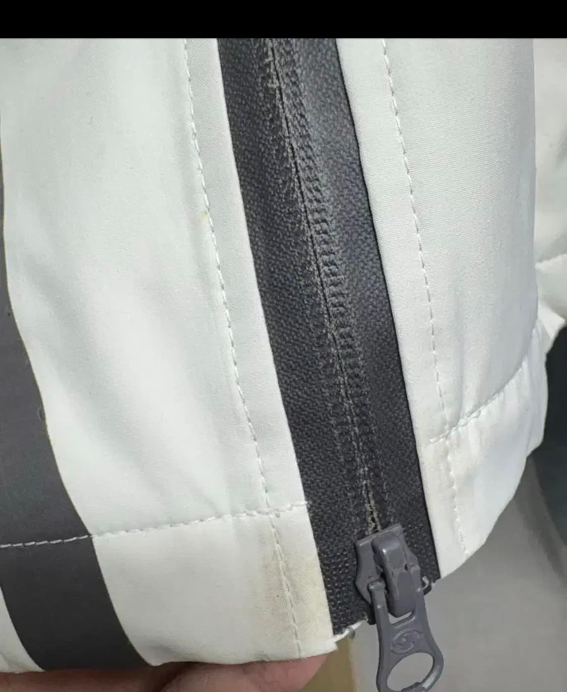 산산기어 22ss 윈드블럭 상품이미지3