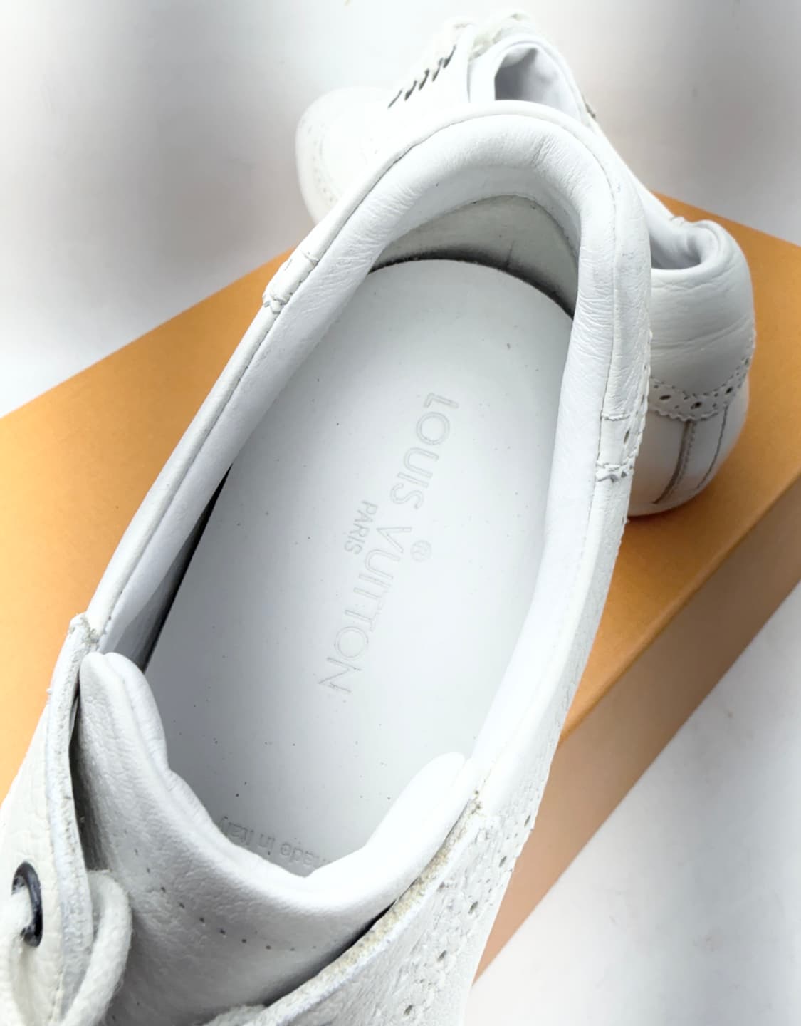 정품)루이비통 스니커즈 260 상품이미지8