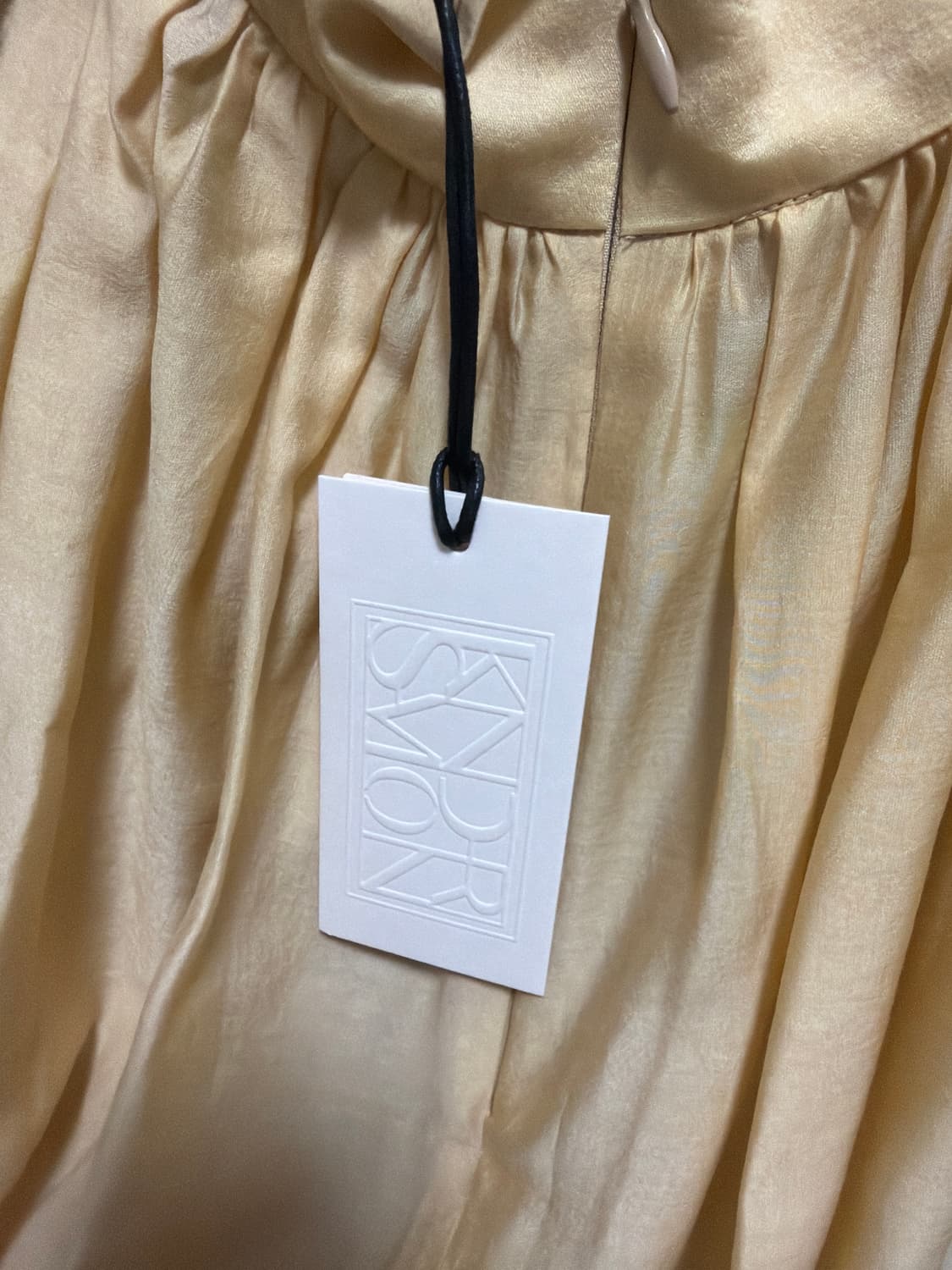 킨더살몬 Garther Neck Blouse Gold 상품이미지3