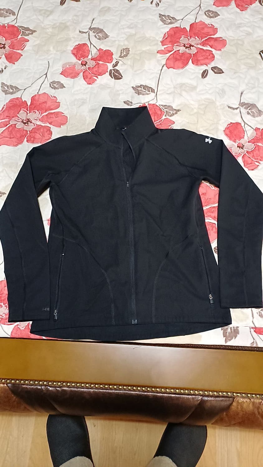 언더아머 얇은집업 S 여성55 가슴45 기장62 상품이미지1