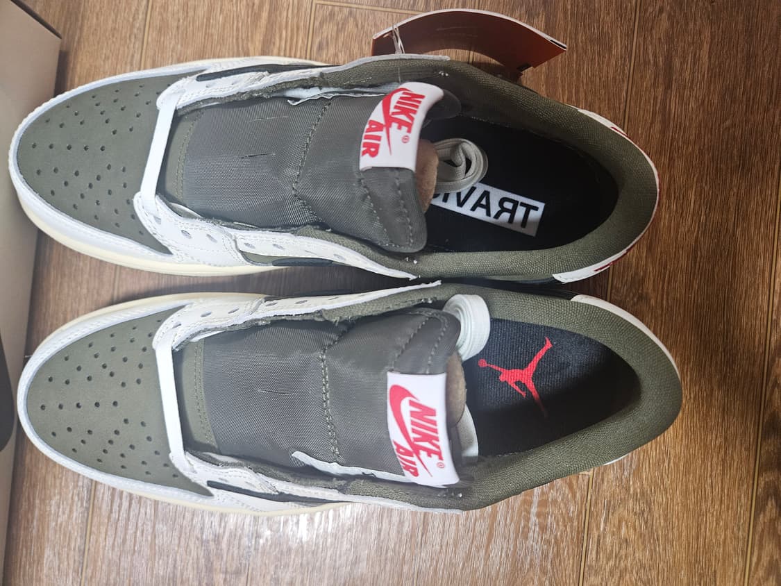 트래비스 스캇 x 나이키 조던 1 올리브 250 상품이미지5