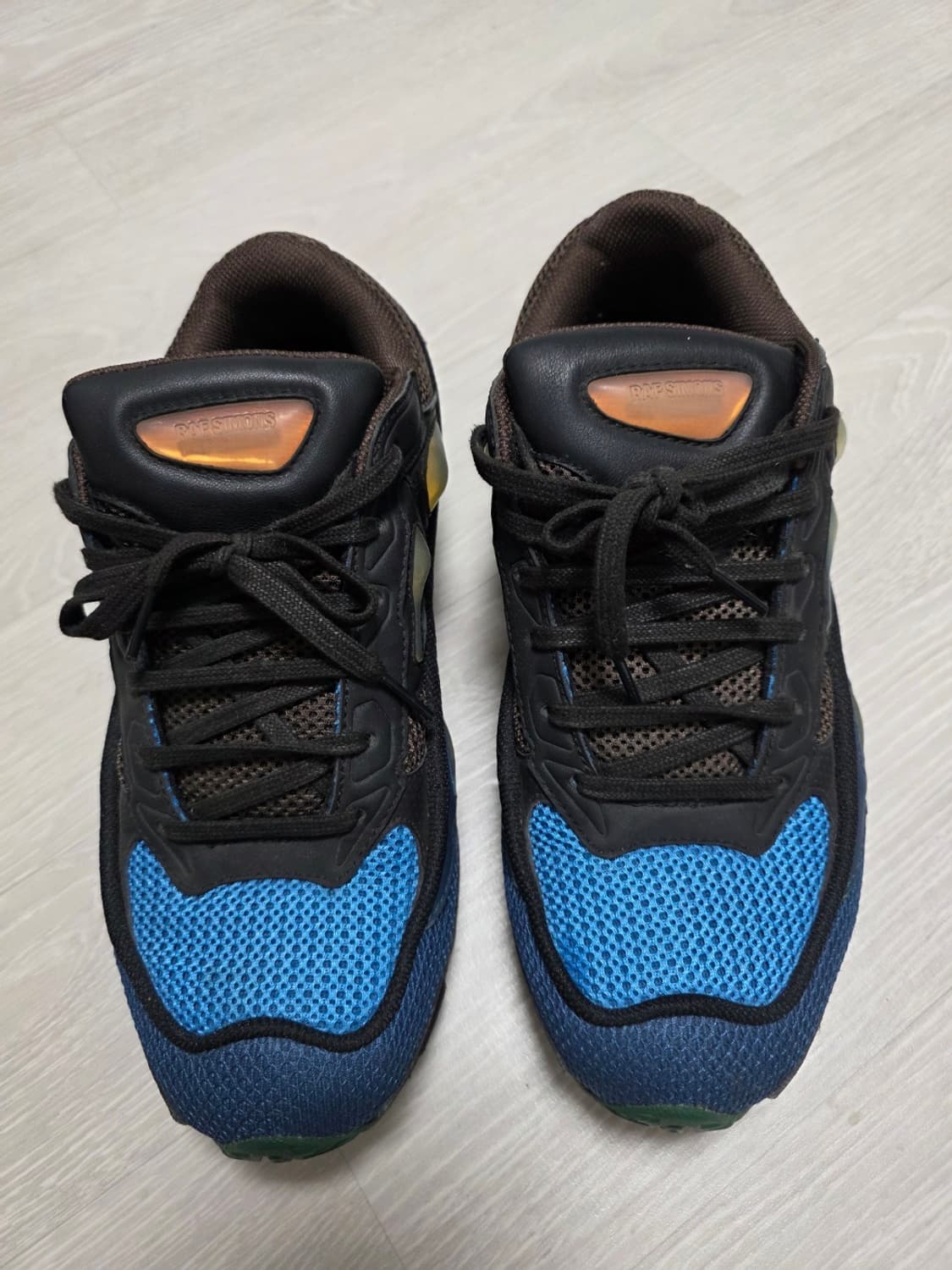 라프 시몬스 x 아디다스 x 오즈위고2 사이즈 255 상품이미지3