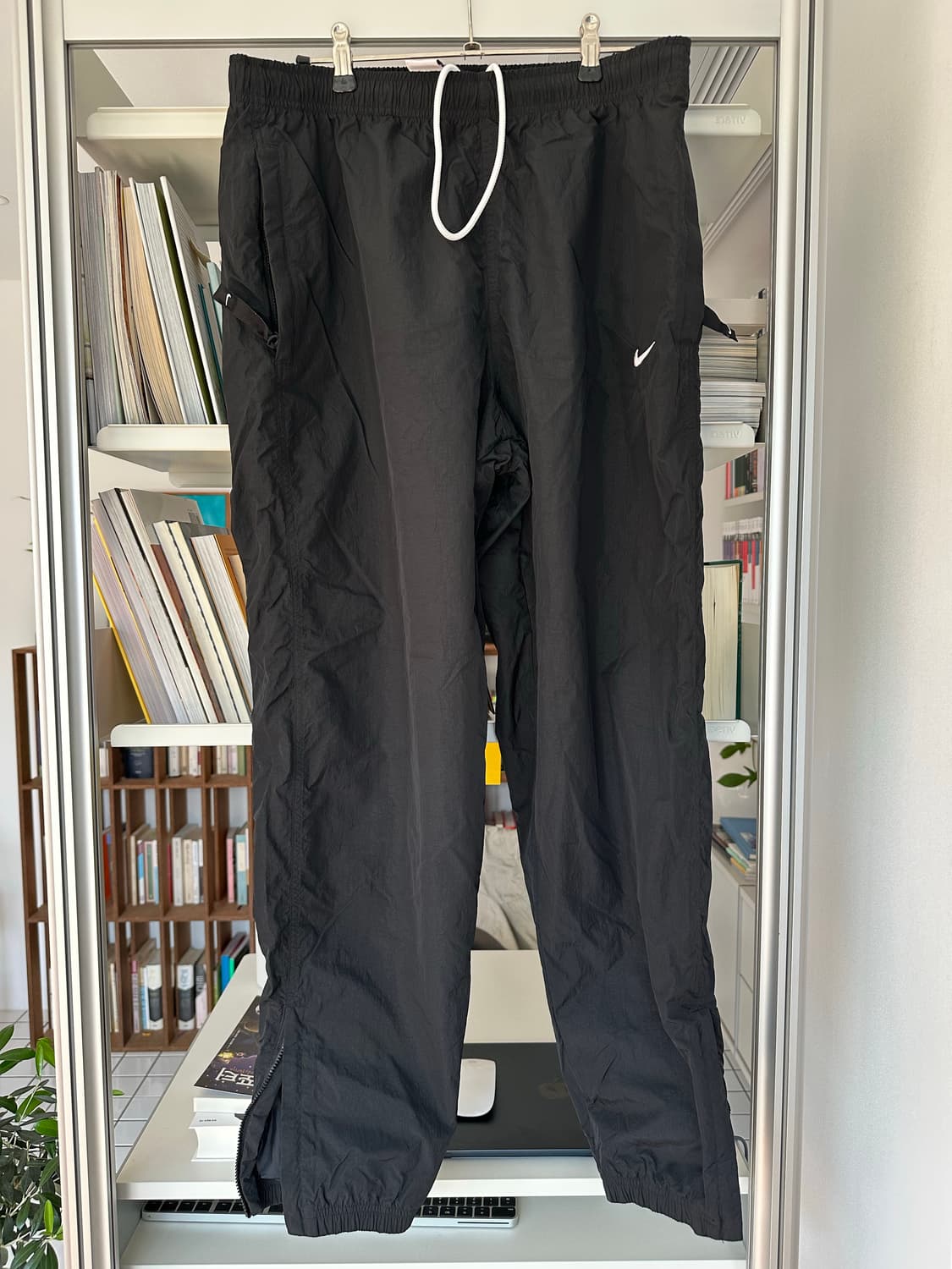 [해외M]나이키랩 NRG 솔로 스우시 우븐 트랙 팬츠 블랙 상품이미지1